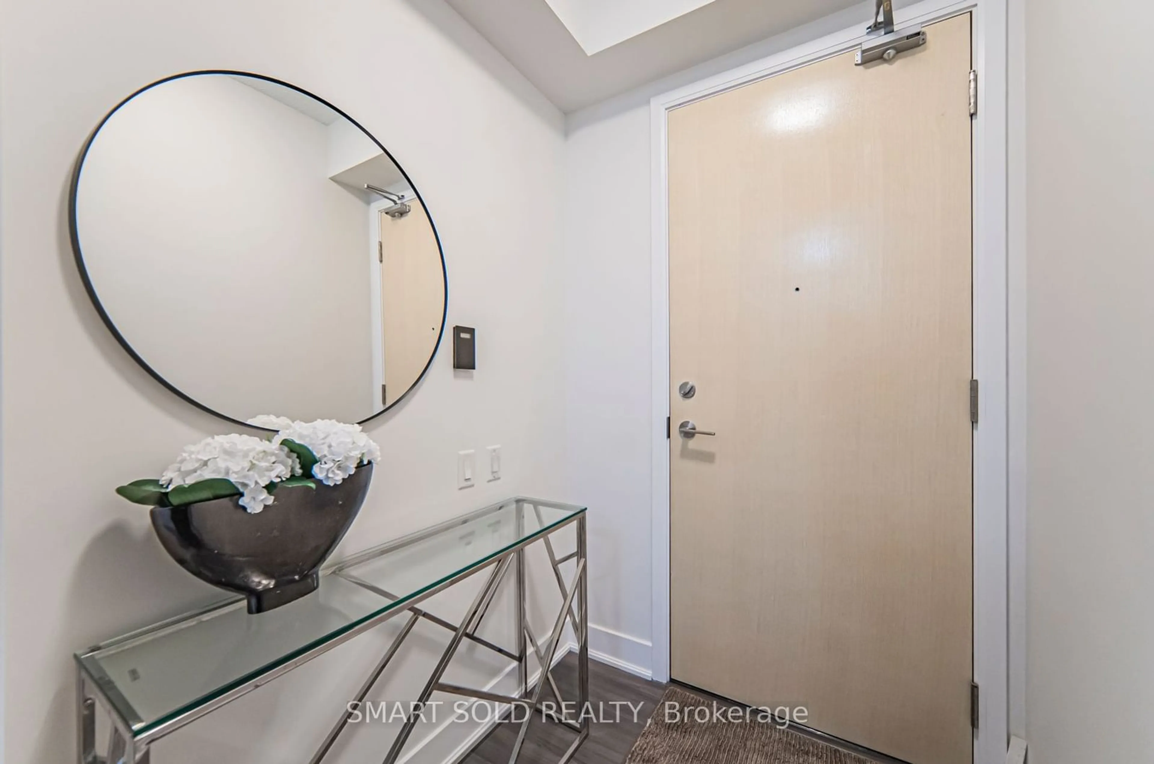 Indoor entryway, not visible floor for 30 Roehampton Ave #1210, Toronto Ontario M4P 0B9