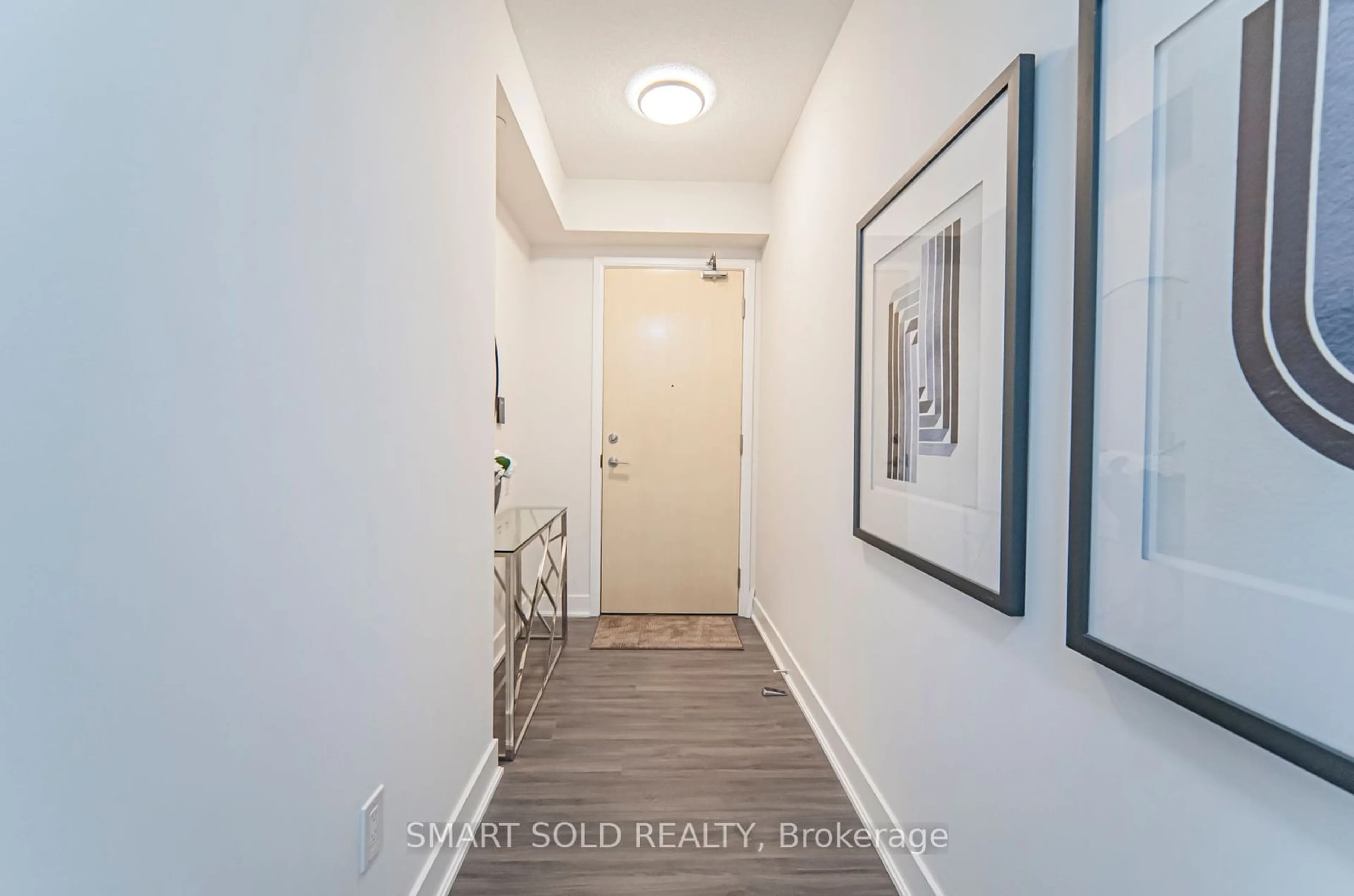 Indoor entryway, wood floors for 30 Roehampton Ave #1210, Toronto Ontario M4P 0B9