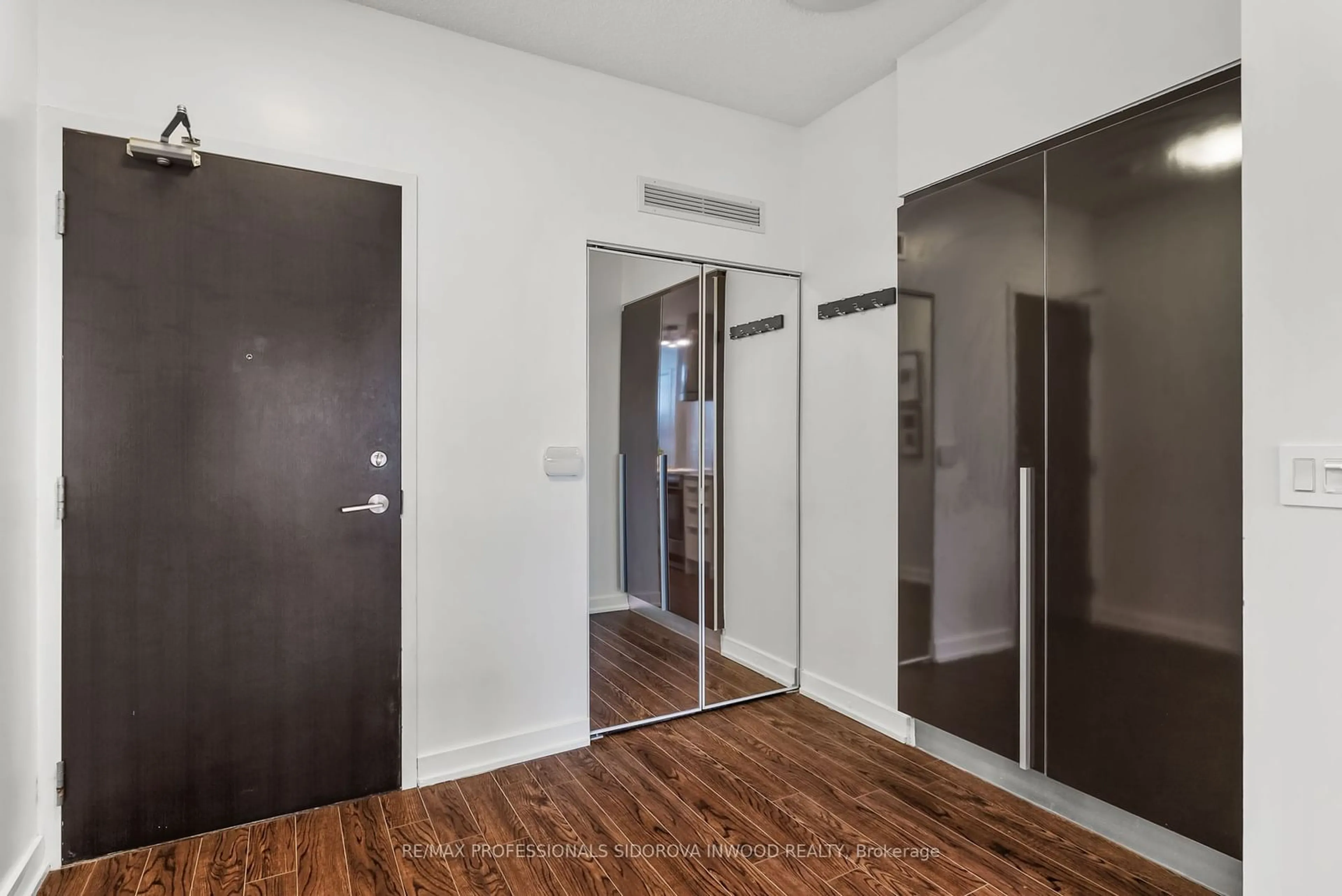 Indoor entryway, wood floors for 38 Dan Leckie Way #3006, Toronto Ontario M5V 2V6