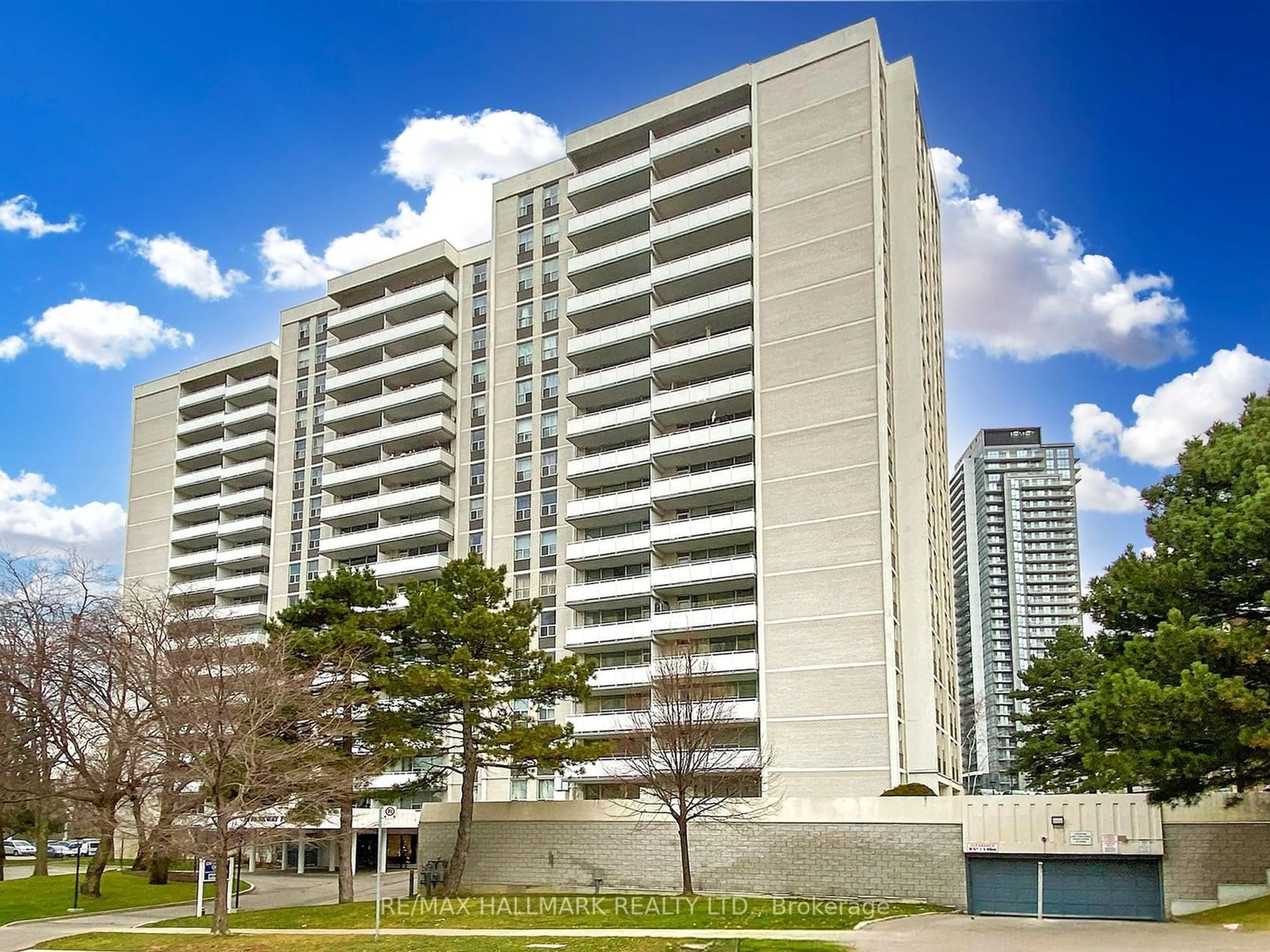 A pic from exterior of the house or condo, the front or back of building for 10 Parkway Forest Dr #903, Toronto Ontario M2J 1L3