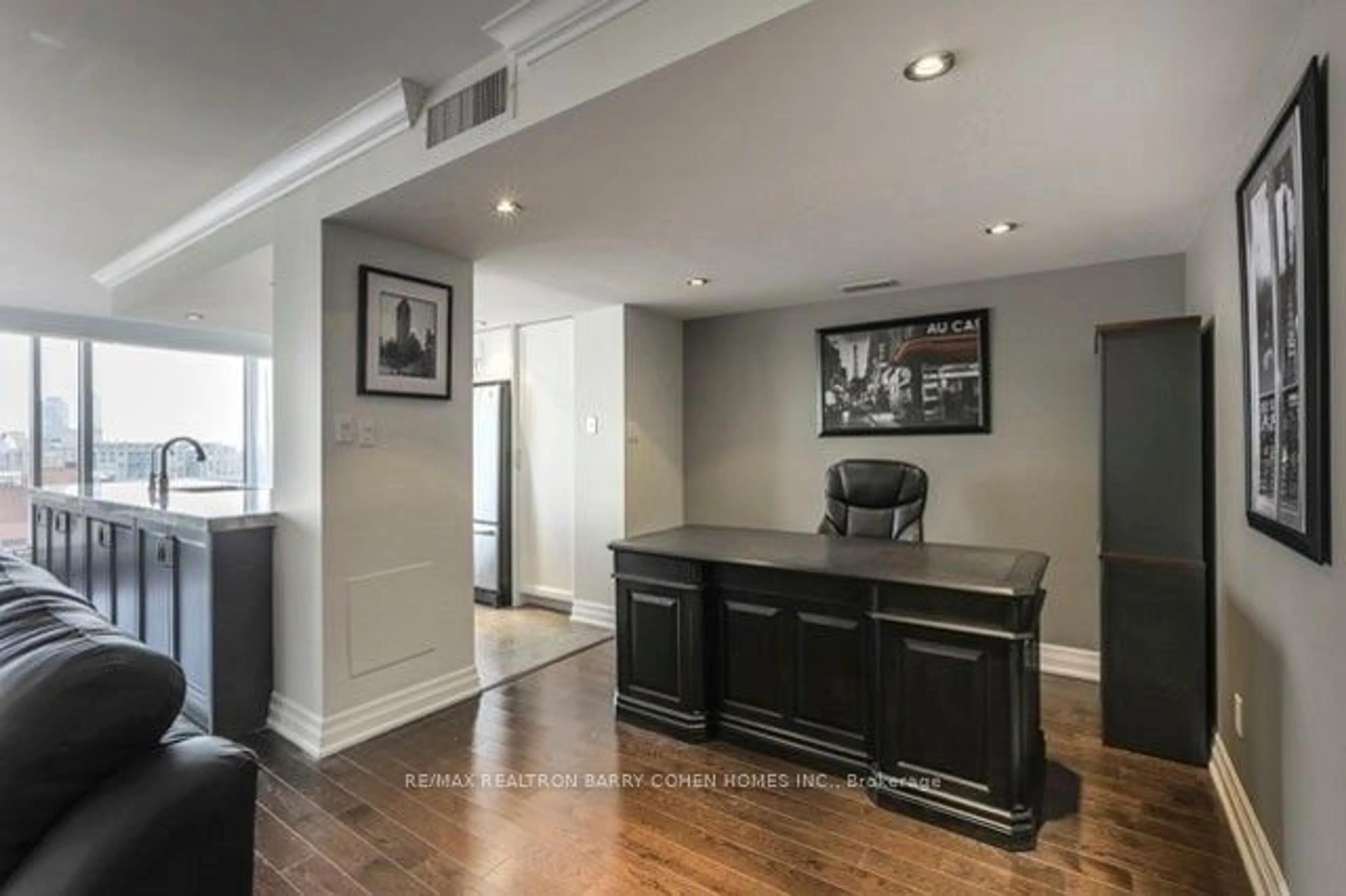 Indoor entryway, wood floors for 30 Wellington St #1204, Toronto Ontario M5E 1S3