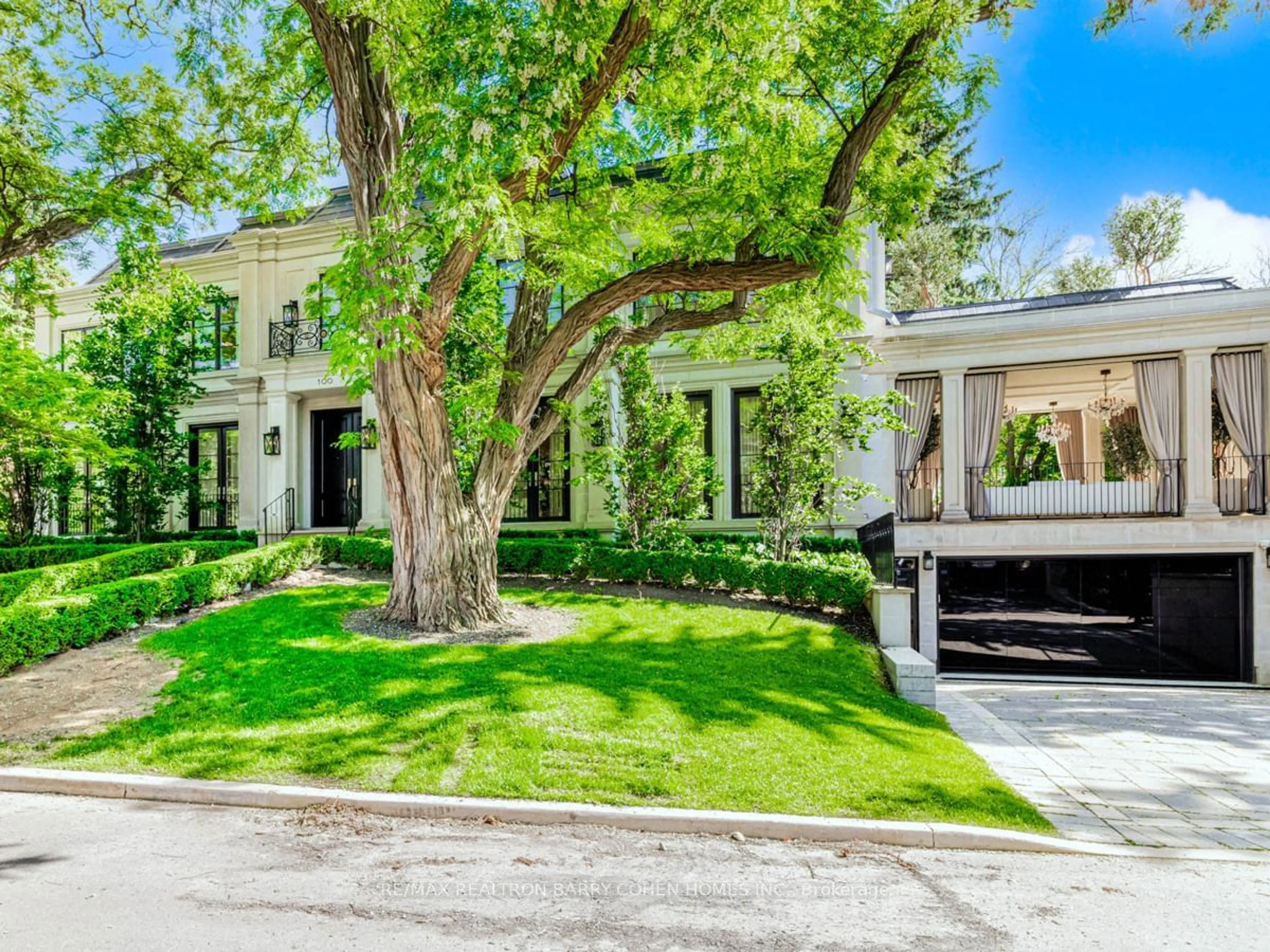 Frontside or backside of a home, the street view for 100 Ardwold Gate, Toronto Ontario M5R 2W2