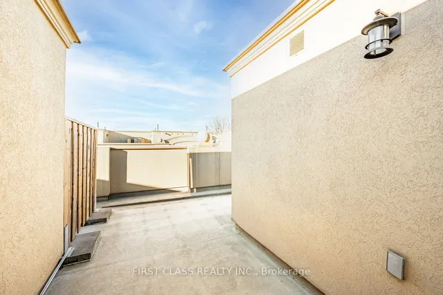 Additional property image - 78 Carr St Unit 25