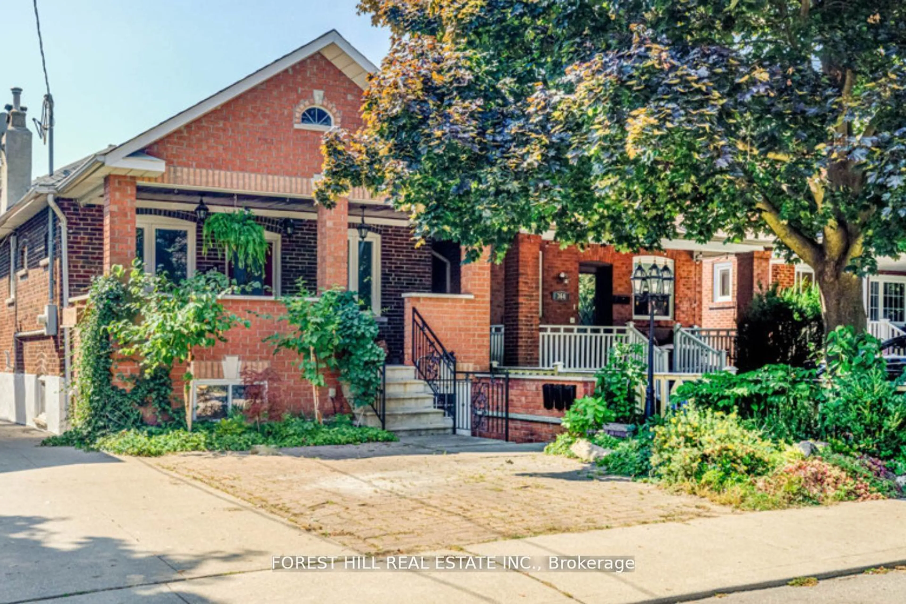 Home with brick exterior material for 362 Northcliffe Blvd, Toronto Ontario M6E 3L1