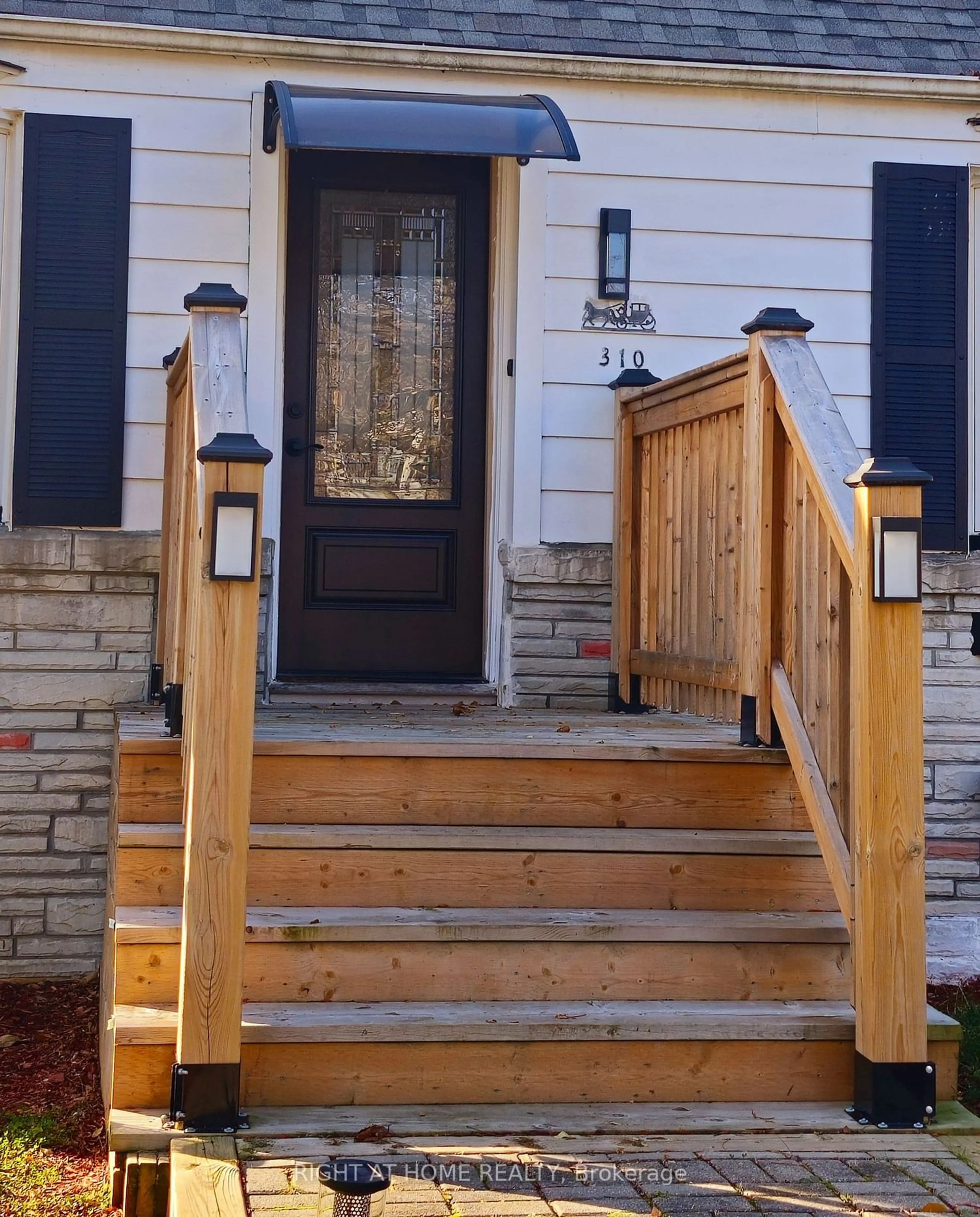 Indoor entryway, wood floors for 310 Senlac Rd, Toronto Ontario M2R 1R1