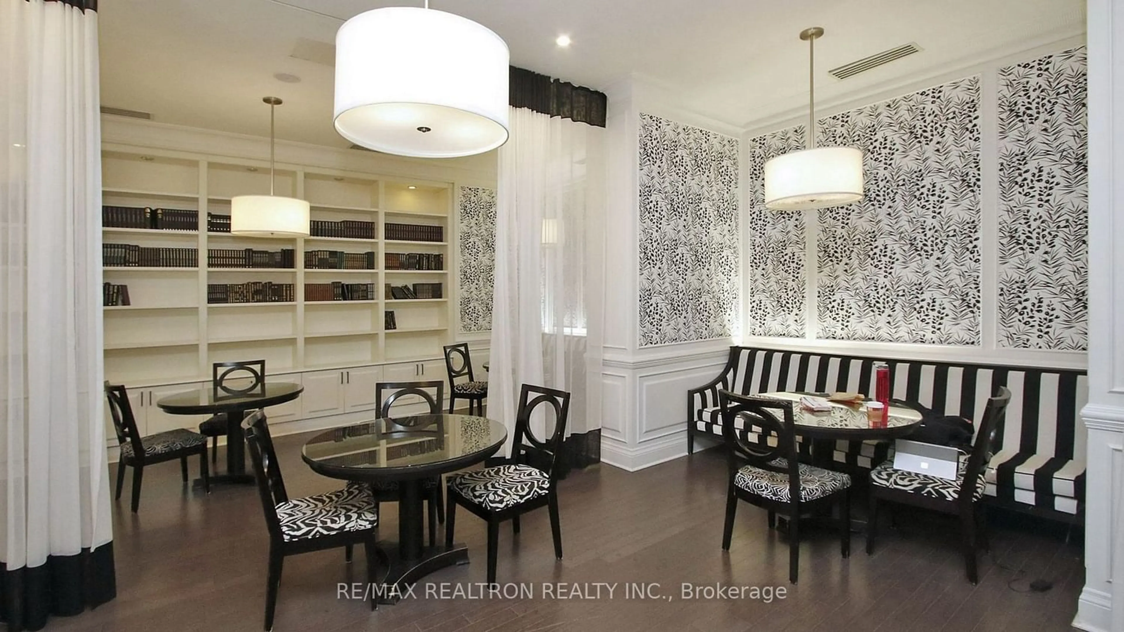 Dining room, wood floors, cottage for 25 Greenview Ave #526, Toronto Ontario M2M 0A5