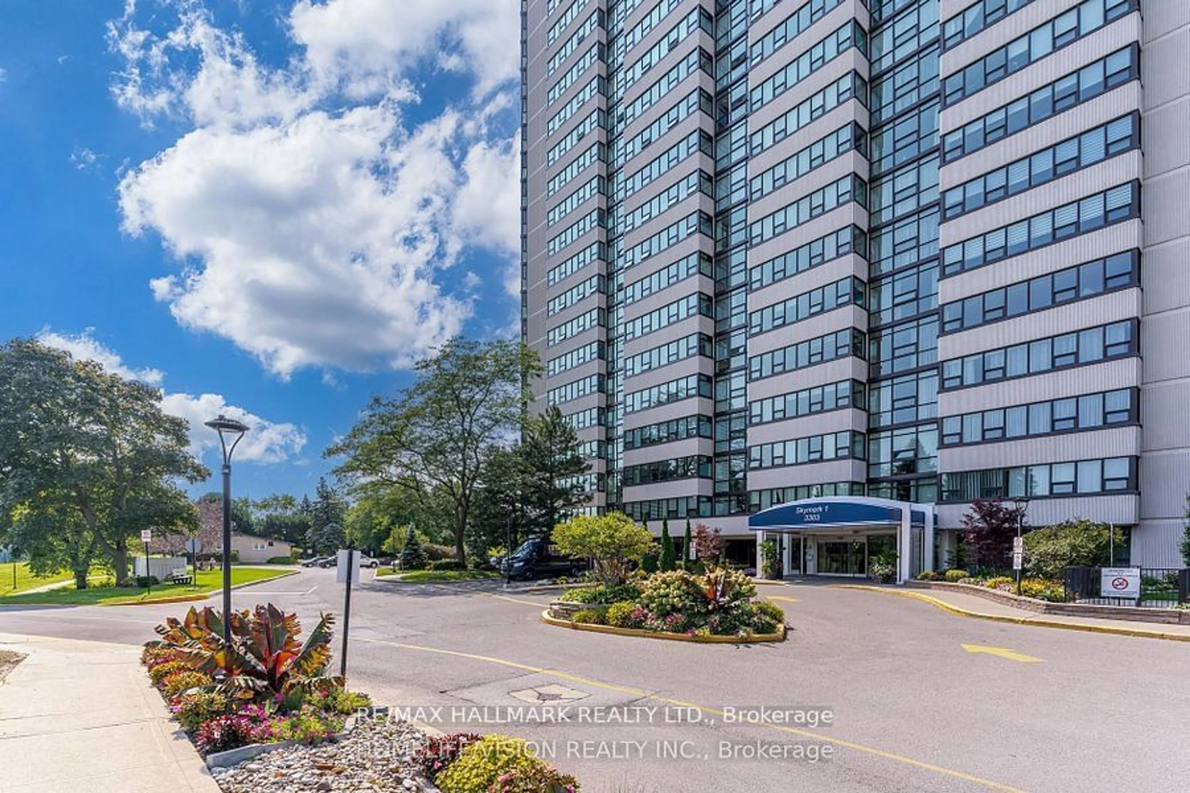 A pic from exterior of the house or condo, the front or back of building for 3303 Don Mills Rd #508, Toronto Ontario M2J 4T6