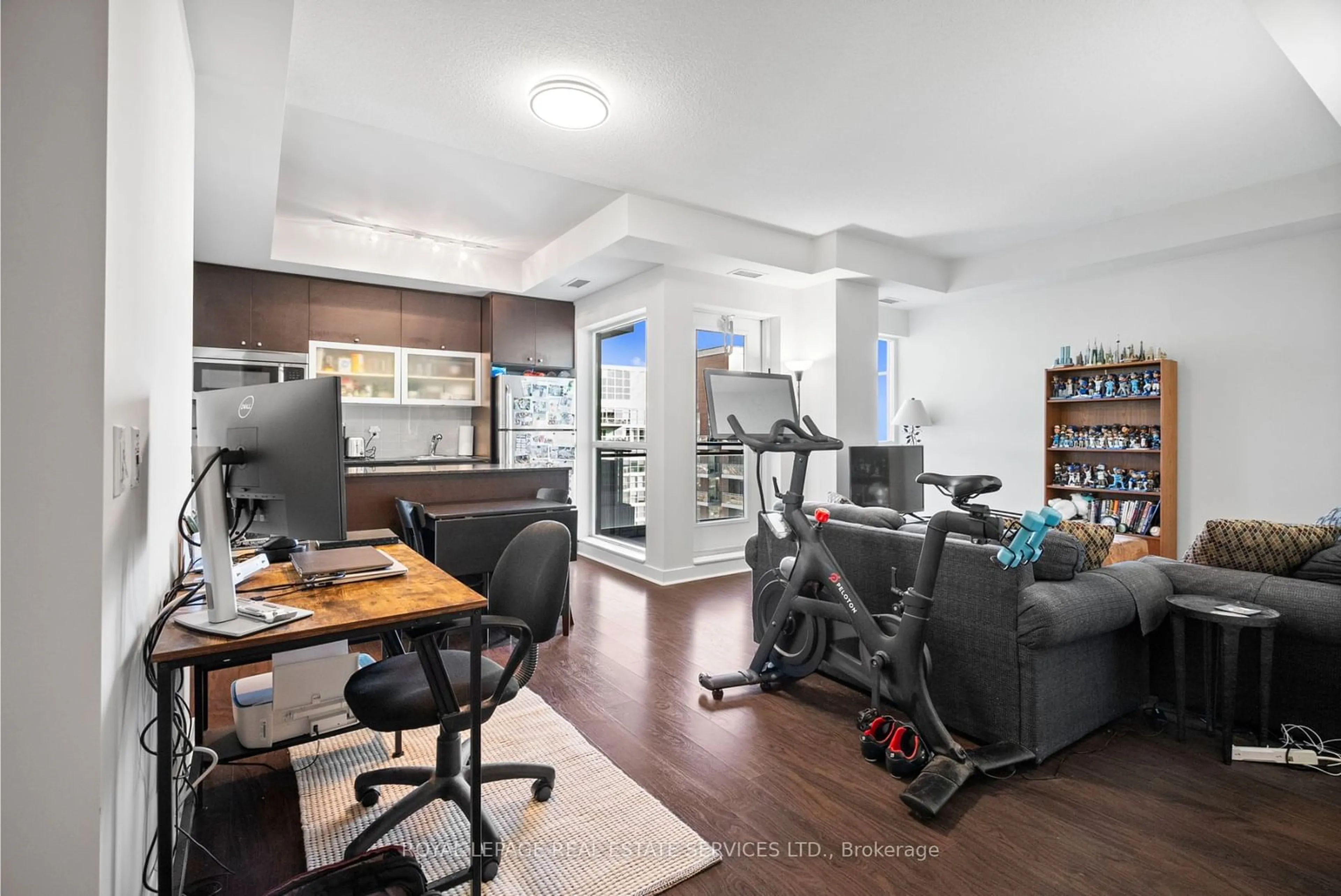 Gym or fitness room, wood floors for 100 Western Battery Rd #LPH10, Toronto Ontario M6K 3S2