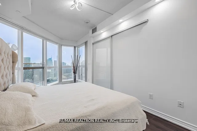 Additional property image - 386 Yonge St Unit 4508