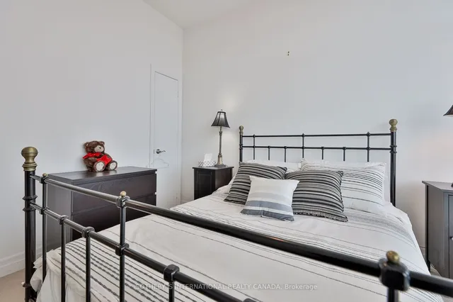 Additional property image - 8 Scollard St Unit Ph 201
