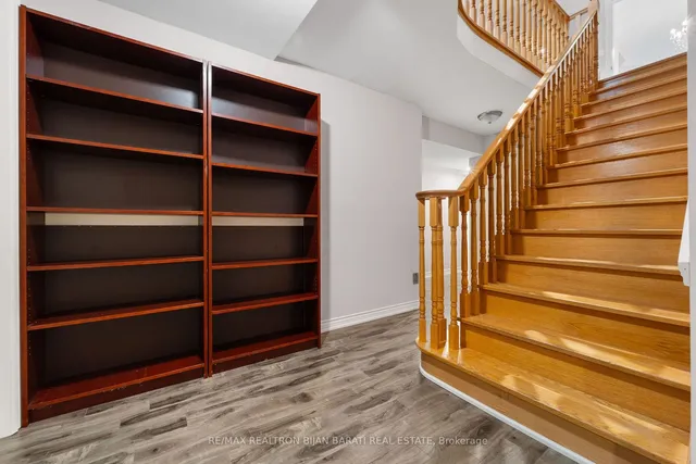 Additional property image - 3022 Bayview Ave