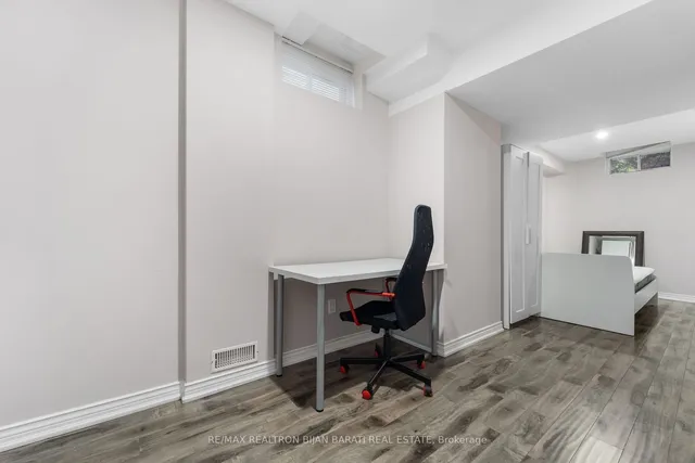 Additional property image - 3022 Bayview Ave
