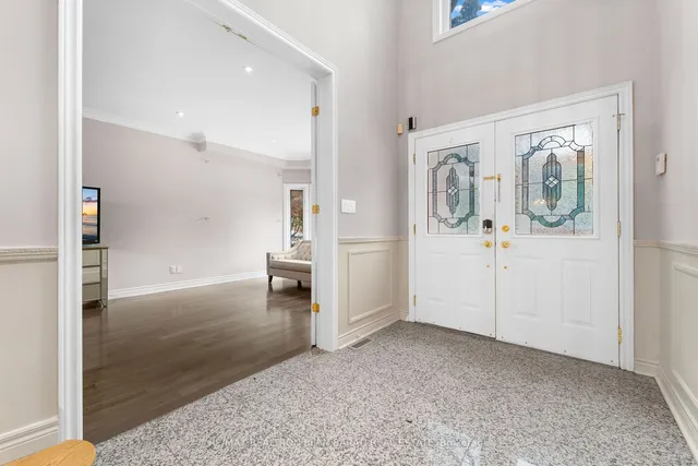 Additional property image - 3022 Bayview Ave