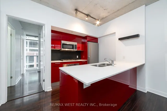 Additional property image - 375 King St Unit 807