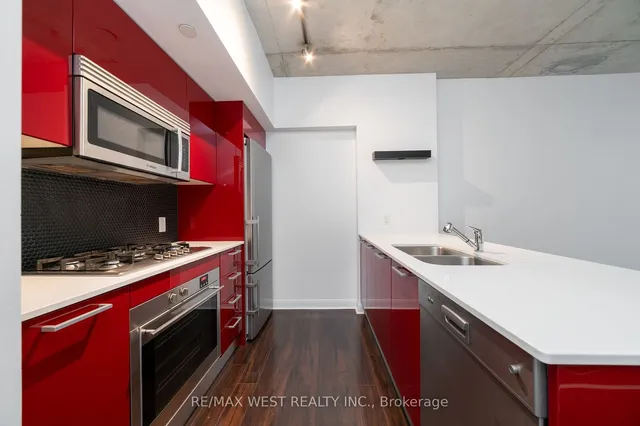 Additional property image - 375 King St Unit 807