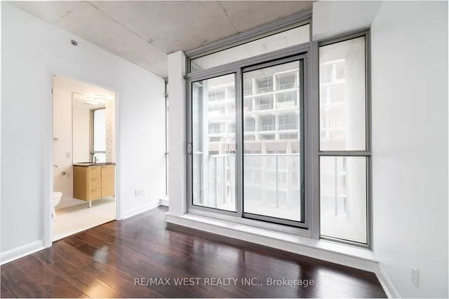Additional property image - 375 King St Unit 807