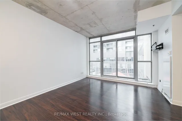 Additional property image - 375 King St Unit 807