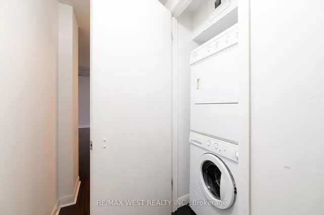 Additional property image - 375 King St Unit 807