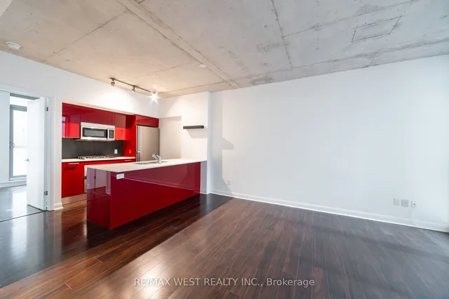 Additional property image - 375 King St Unit 807