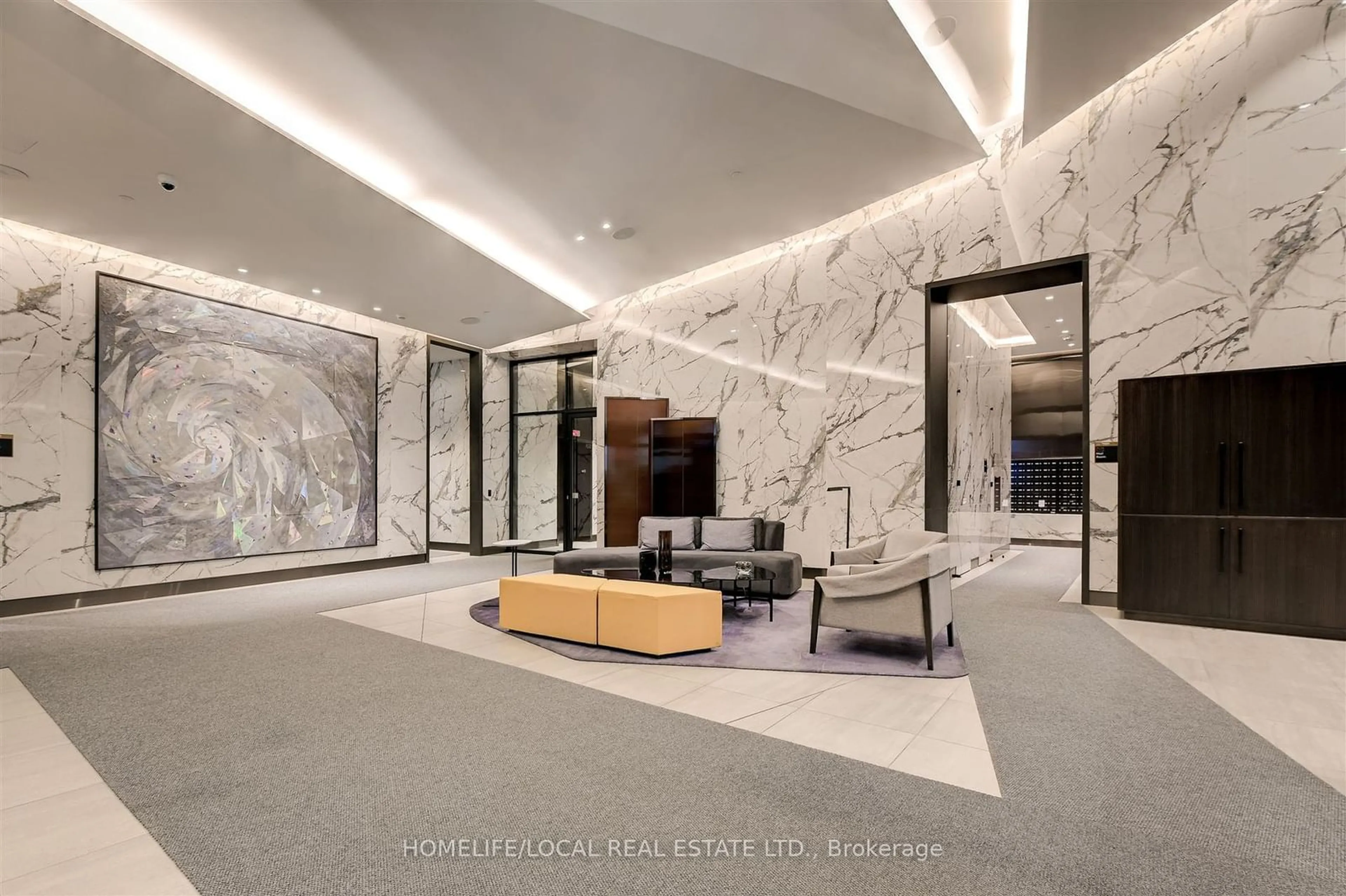 Indoor lobby, ceramic floors for 470 Front St ##1512, Toronto Ontario M5V 0V6