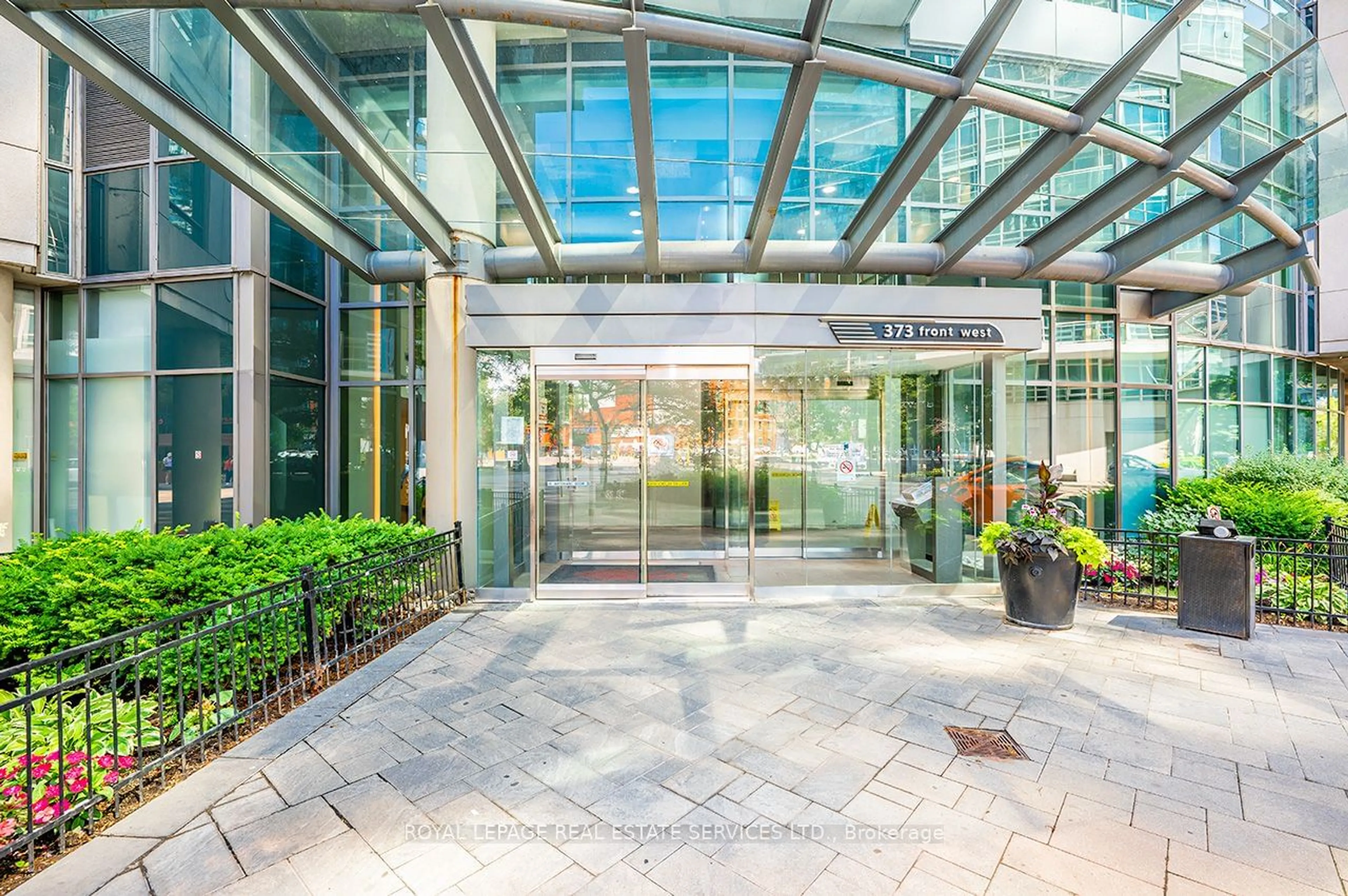 Indoor foyer, ceramic floors for 373 Front St #2601, Toronto Ontario M5V 3R7