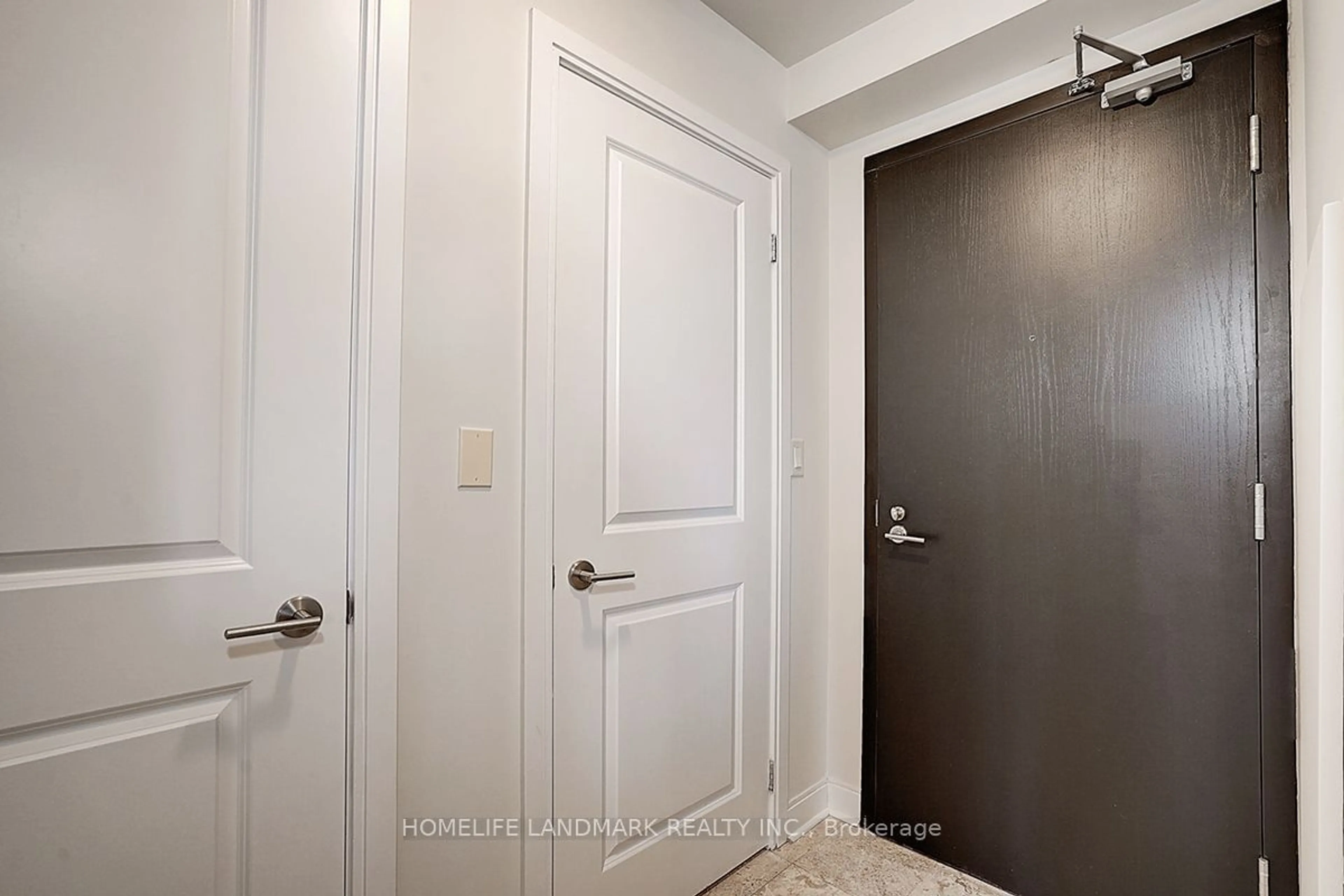 Indoor entryway, not visible floor for 18 Yorkville Ave #2109, Toronto Ontario M4W 1L4