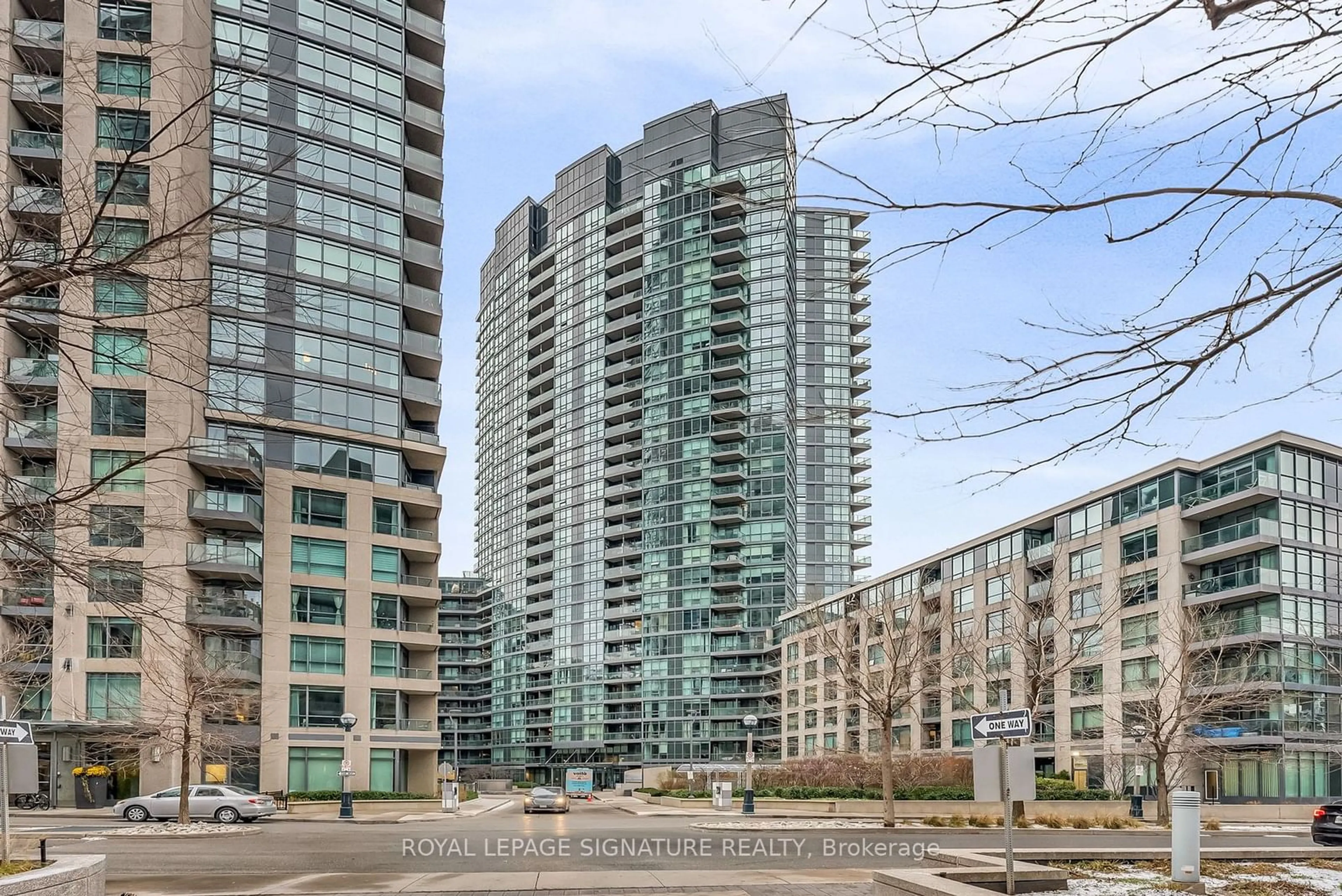 A pic from exterior of the house or condo, the front or back of building for 231 Fort York Blvd #1701, Toronto Ontario M5V 1B2