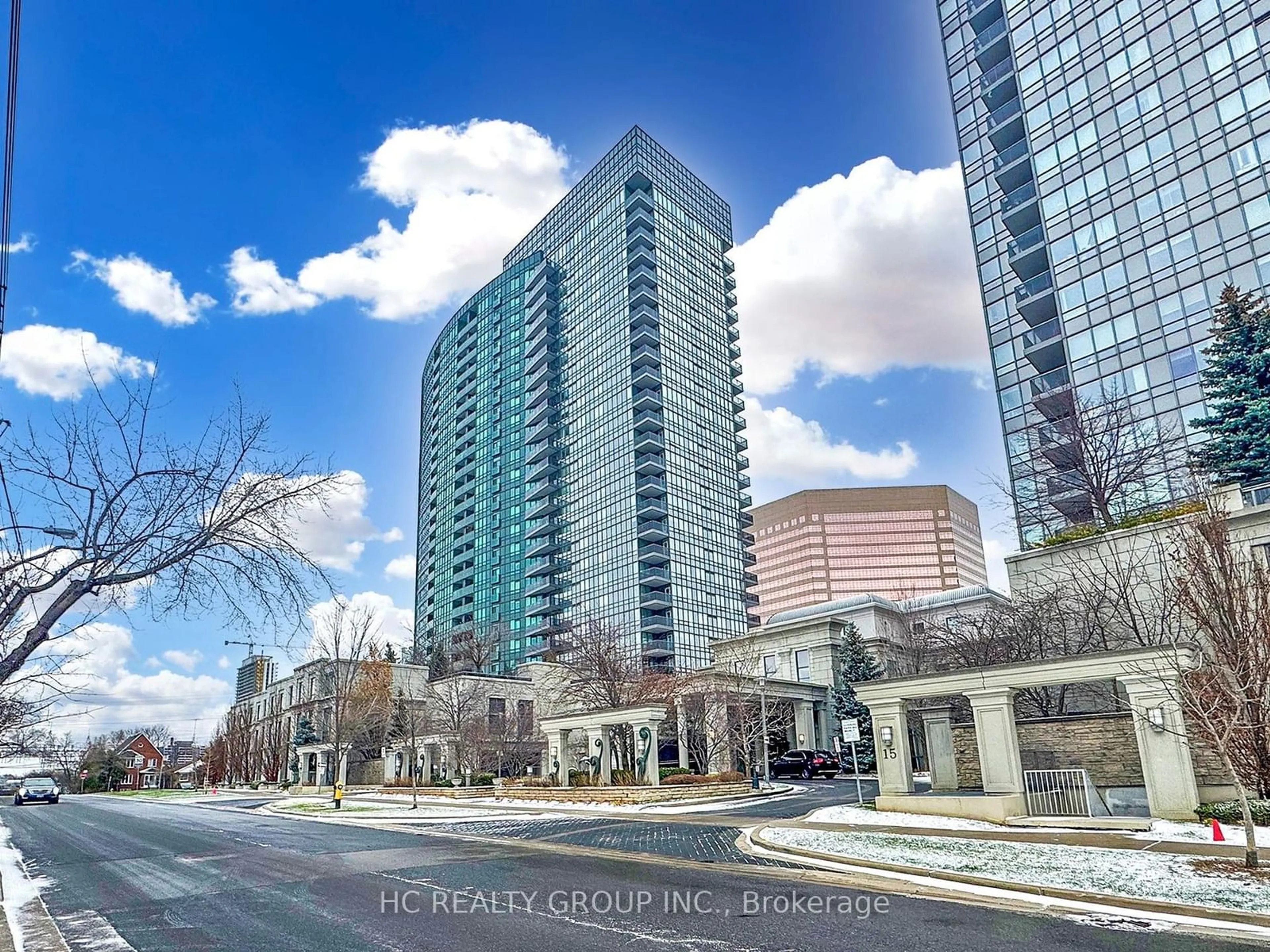 A pic from exterior of the house or condo, the view of city buildings for 25 Greenview Ave #Ph22, Toronto Ontario M2M 0A5