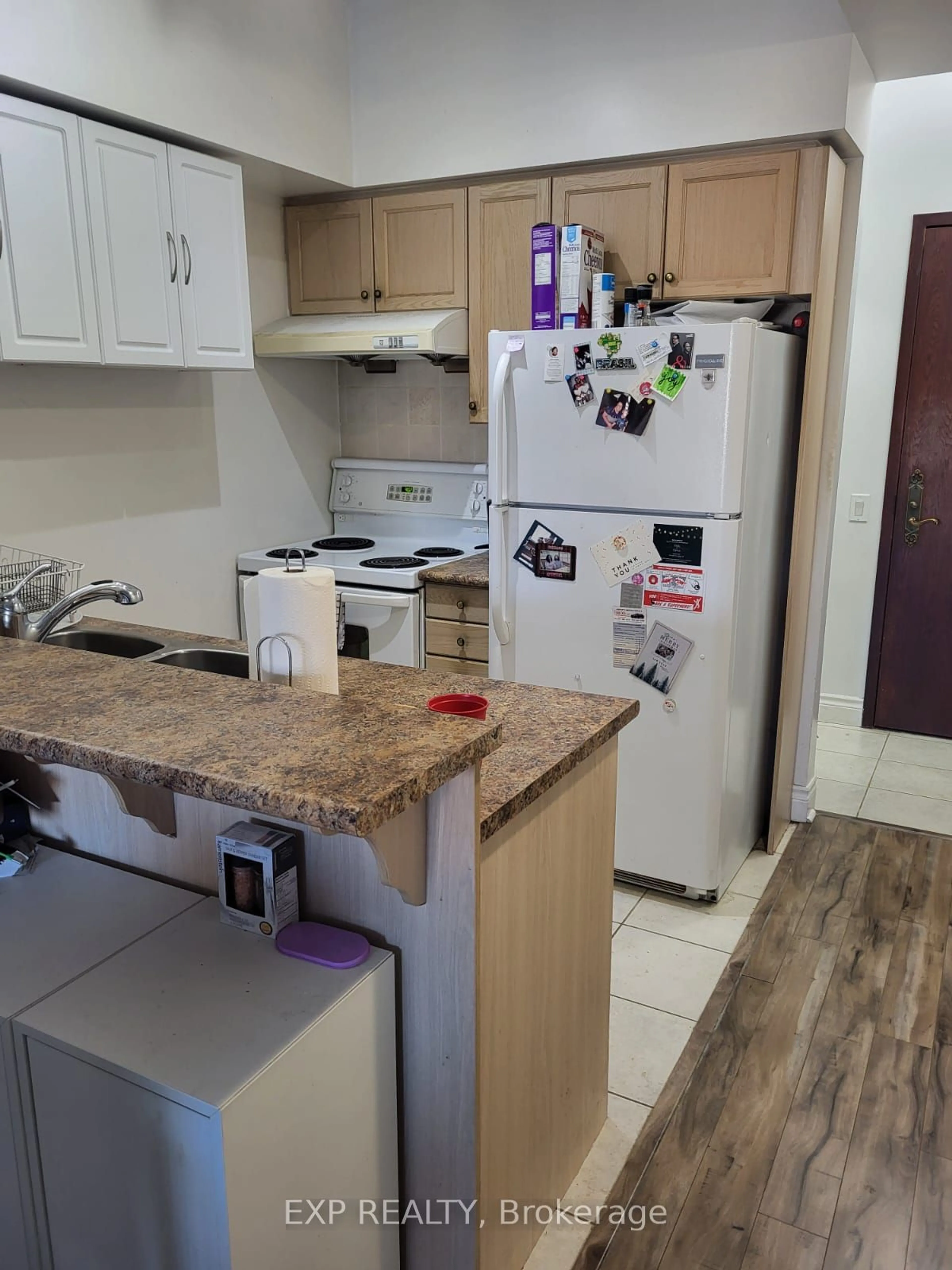 Standard kitchen, not visible floor, cottage for 1 Clairtrell Rd #201, Toronto Ontario M2N 7H5