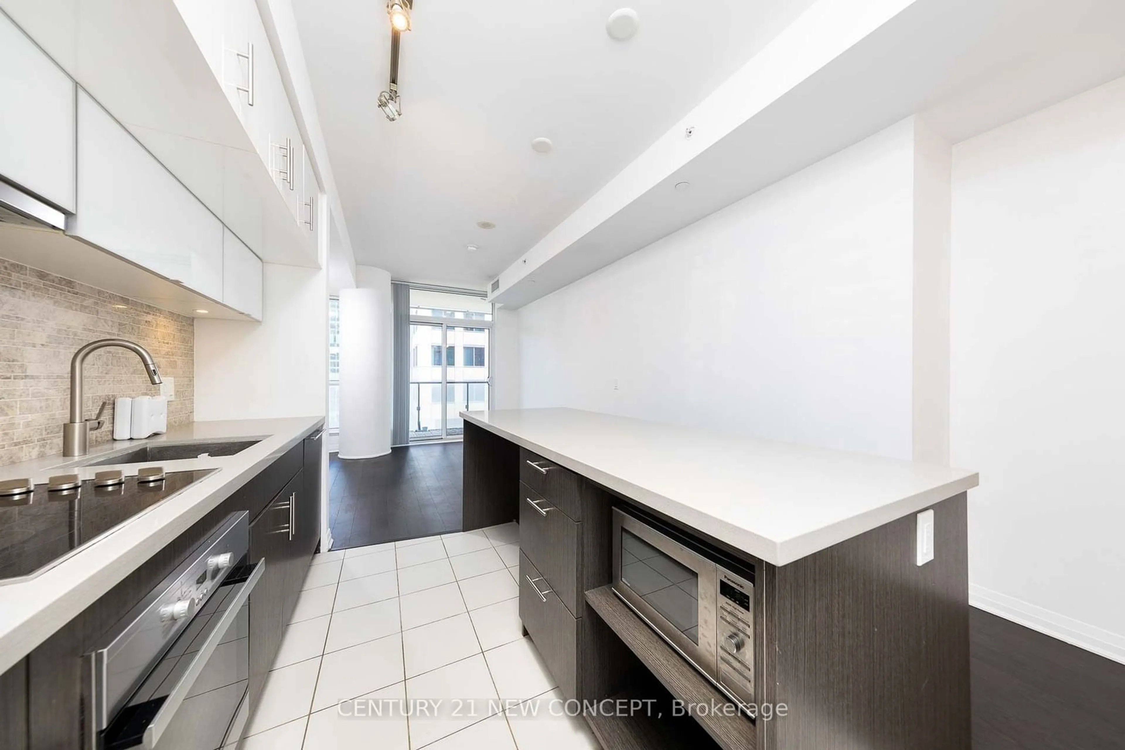 Kitchen, wood floors for 8 Mercer St #803, Toronto Ontario M5V 0C4