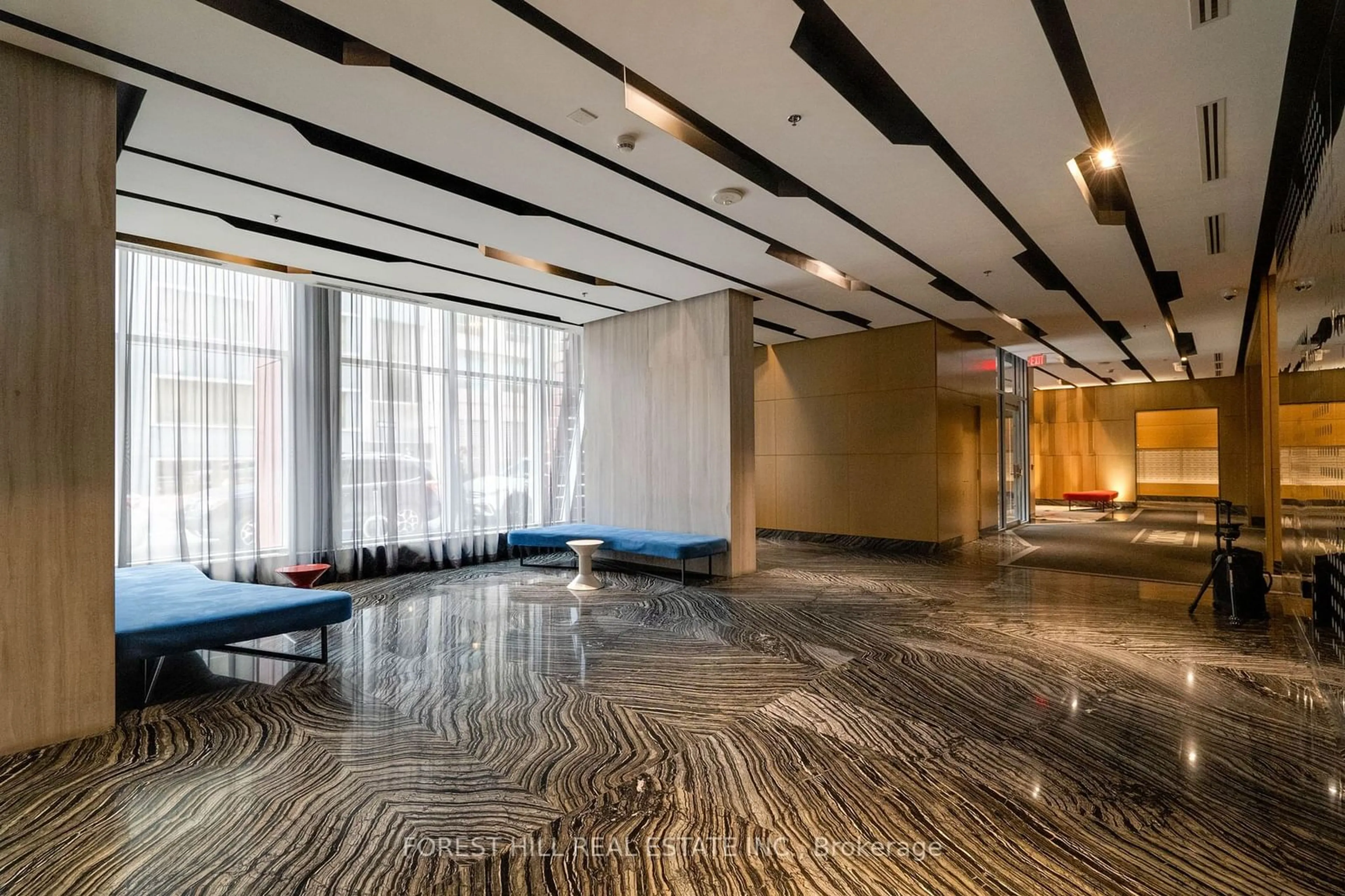 Indoor lobby, ceramic floors for 199 Richmond St #318, Toronto Ontario M5V 0H4