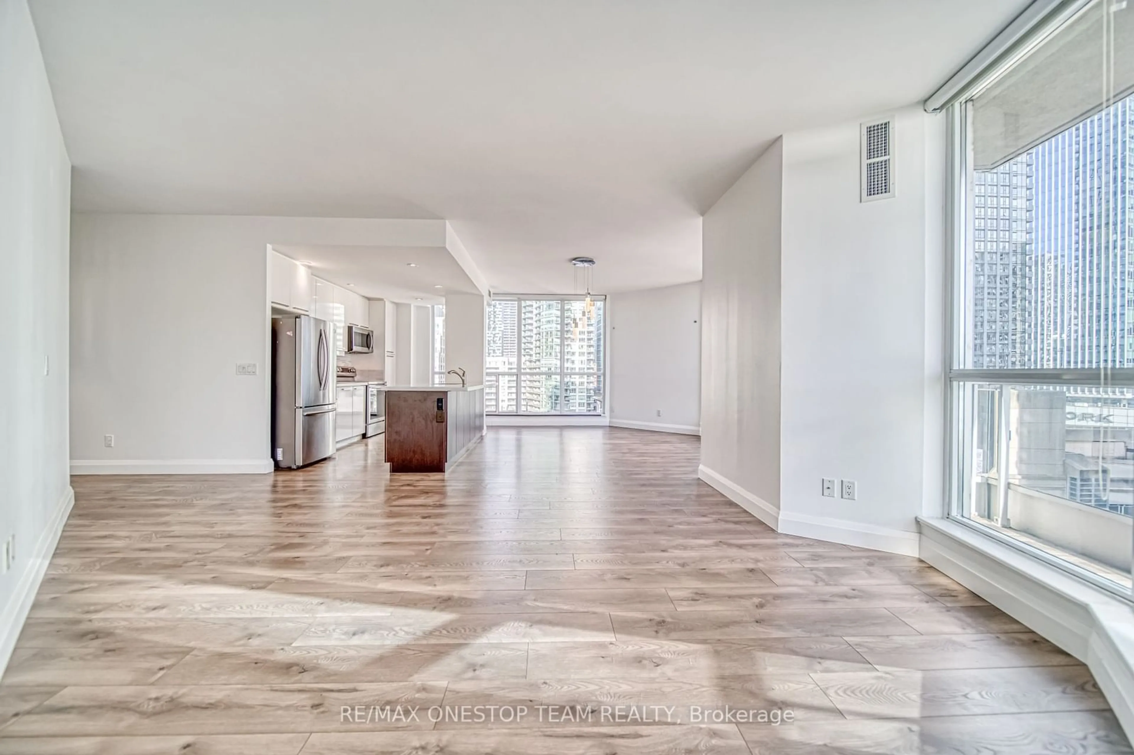 Indoor entryway, wood floors for 218 Queens Quay #1002, Toronto Ontario M5J 2Y6