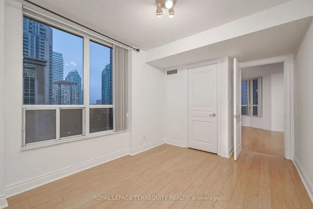 Additional property image - 5 Northtown Way Unit 706