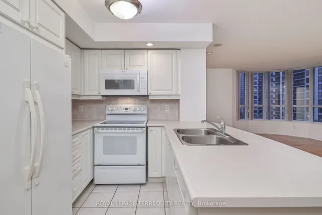 Additional property image - 5 Northtown Way Unit 706