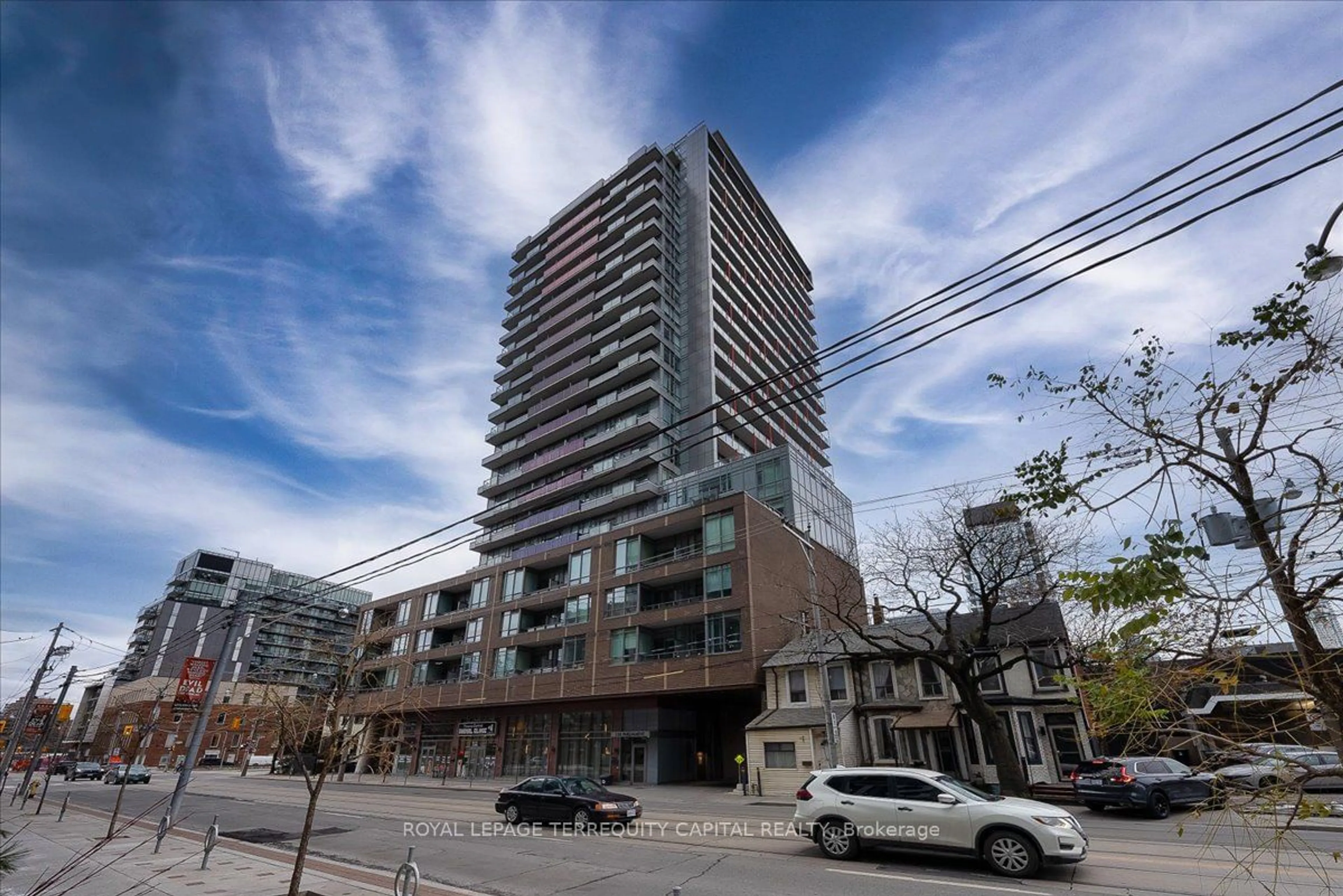 A pic from exterior of the house or condo, the front or back of building for 120 Parliament St #1805, Toronto Ontario M5A 2Y8