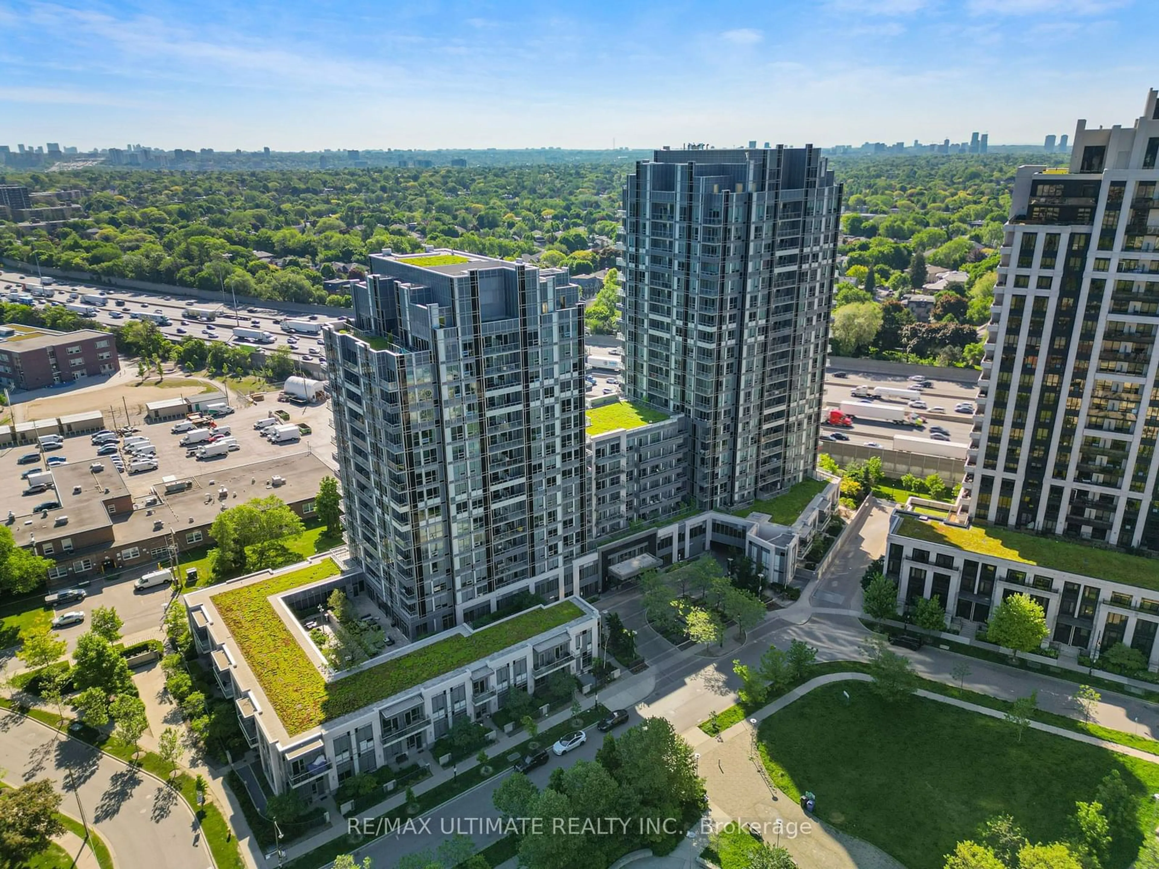 A pic from exterior of the house or condo, the view of city buildings for 120 HARRISON GARDENS Blvd #1133, Toronto Ontario M2N 0H1