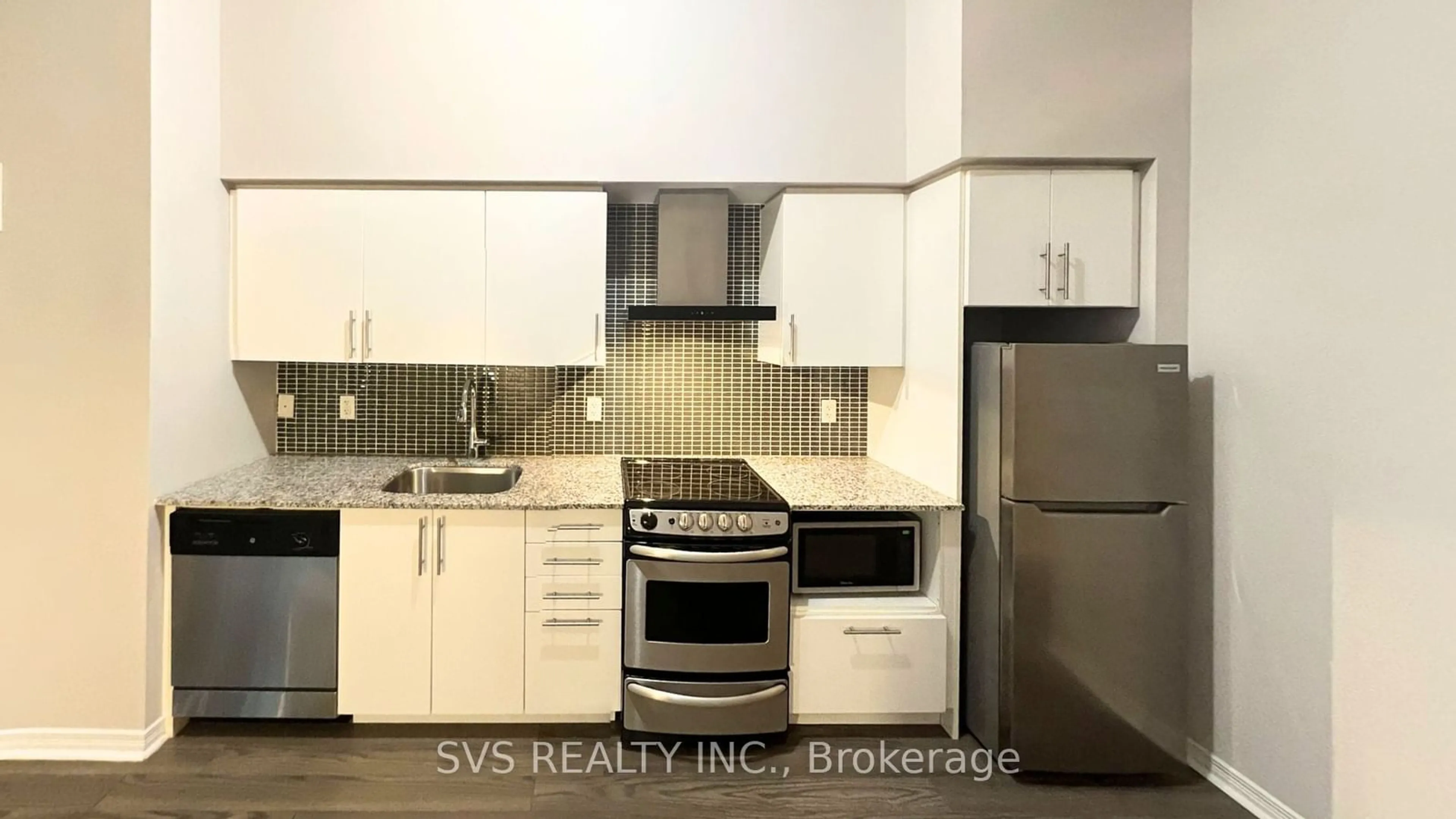 Standard kitchen for 352 Front St #212, Toronto Ontario M5V 1B5