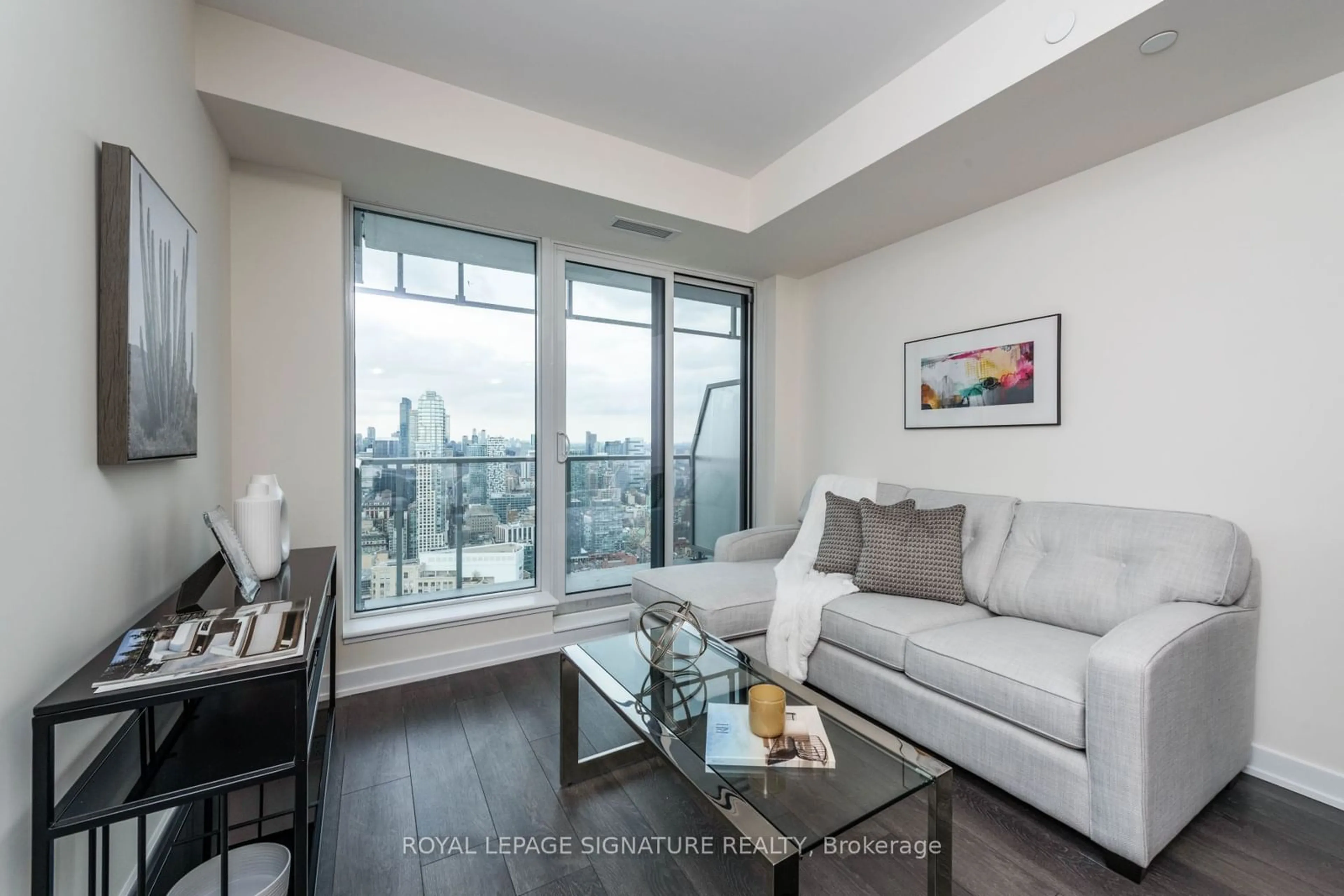 Living room for 28 Freeland St #5006, Toronto Ontario M5E 0E3