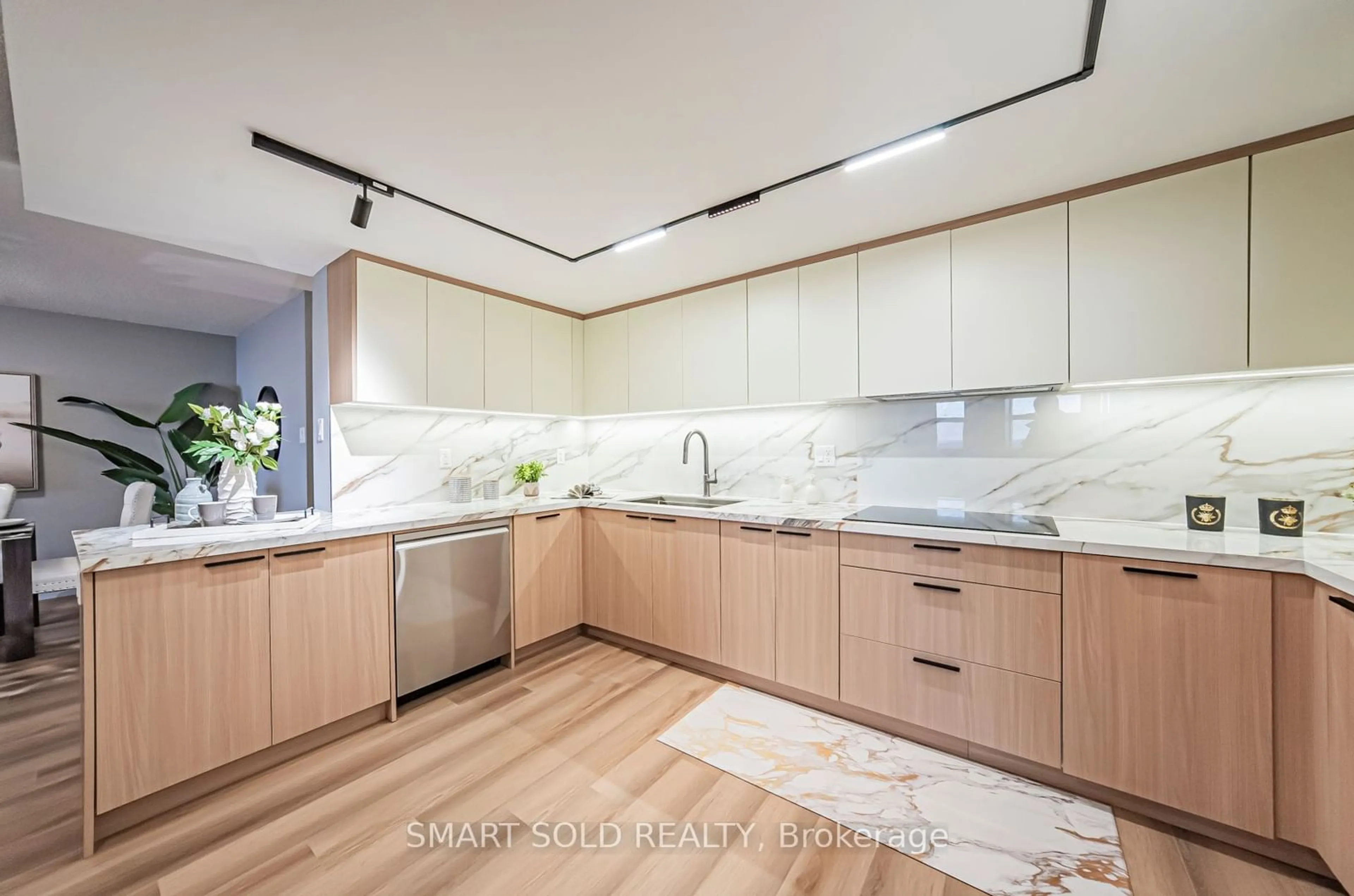 Contemporary kitchen, wood floors for 10 Tangreen Crt #3201, Toronto Ontario M2M 4B9