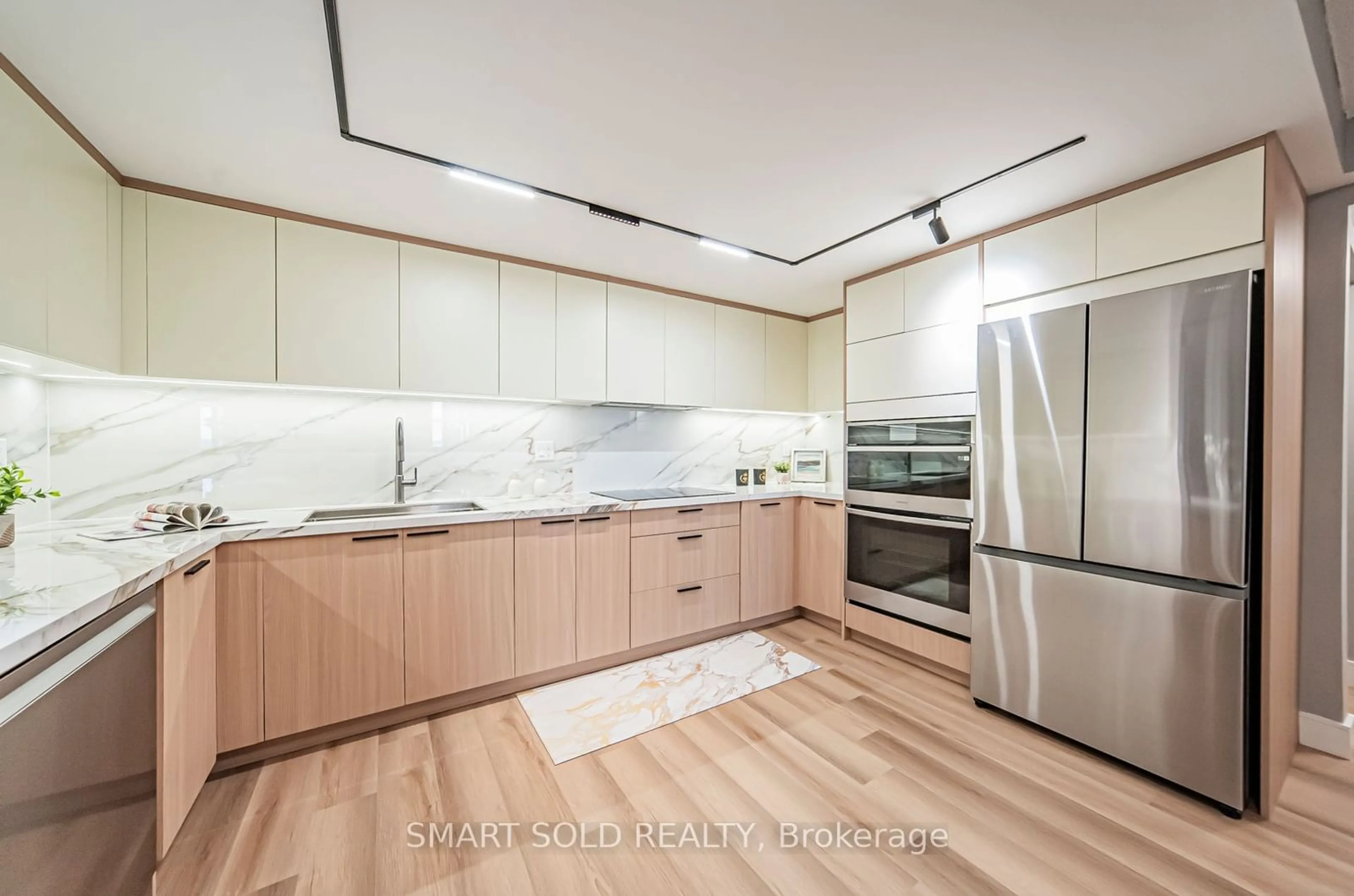 Contemporary kitchen, wood floors for 10 Tangreen Crt #3201, Toronto Ontario M2M 4B9