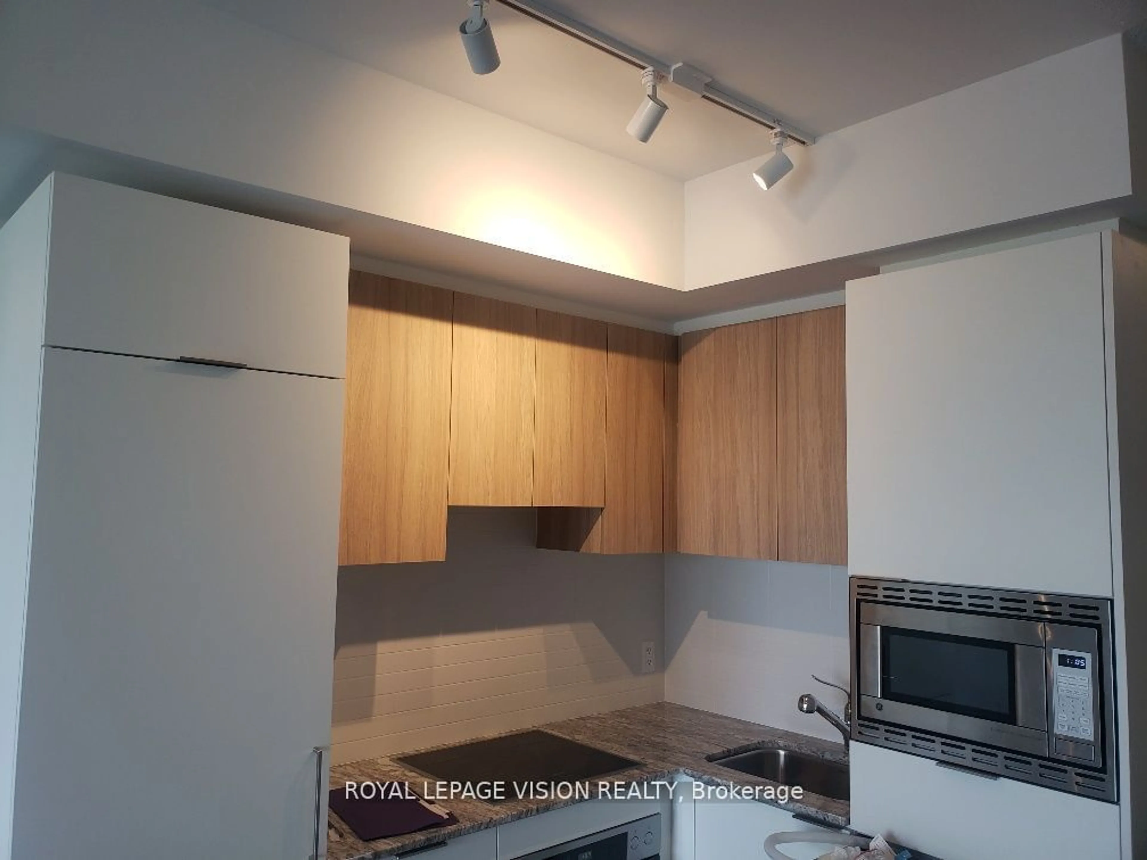 Standard kitchen, unknown for 50 O'Neill Rd #515, Toronto Ontario M3C 0R2