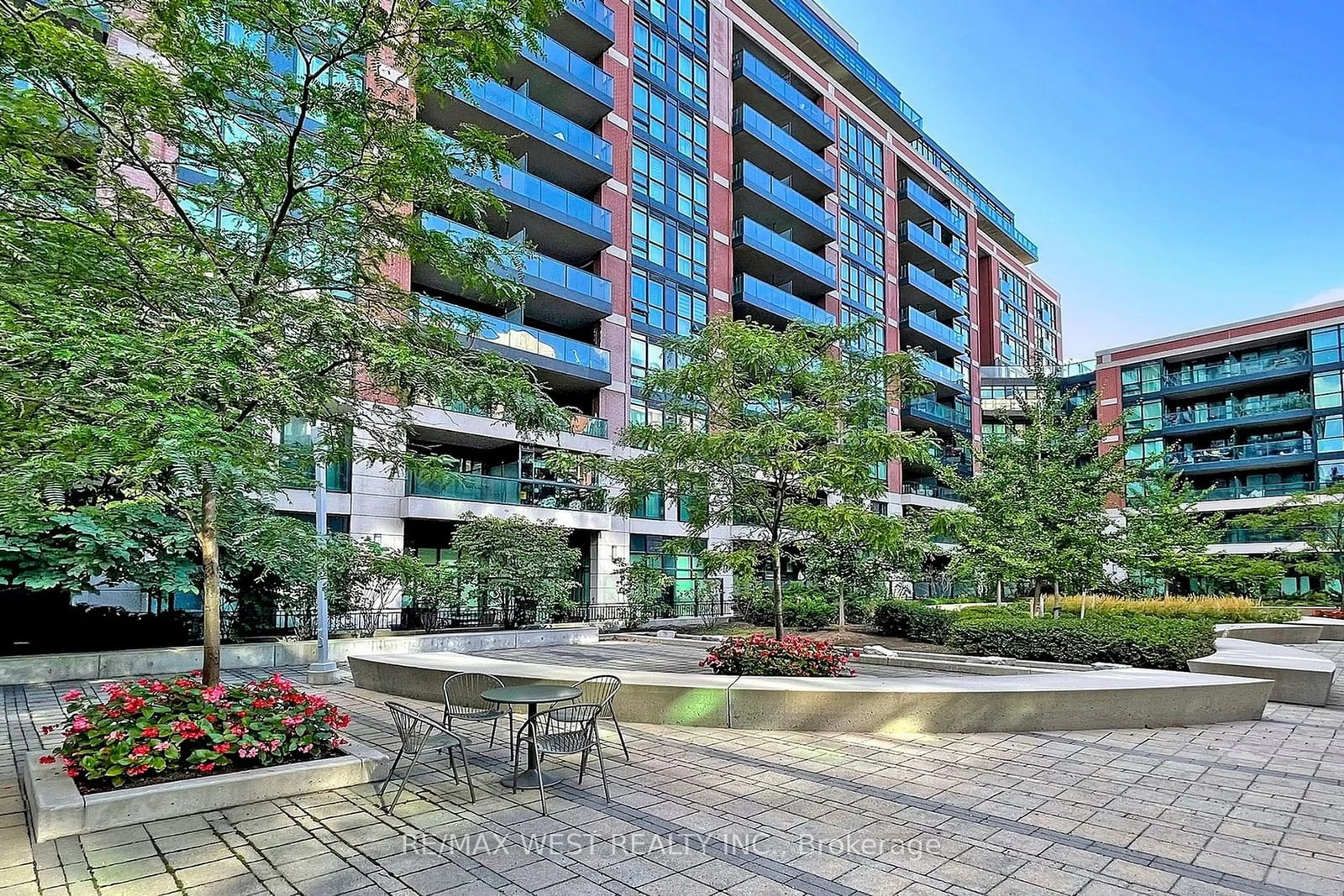 A pic from exterior of the house or condo, the street view for 525 Wilson Ave #647, Toronto Ontario M3H 0A7