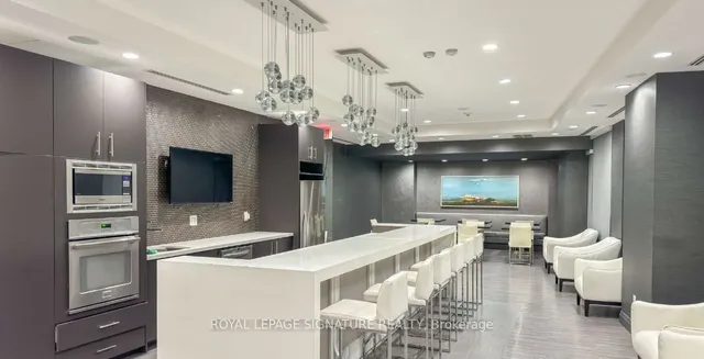 Additional property image - 17 Kenaston Gdns Unit 602