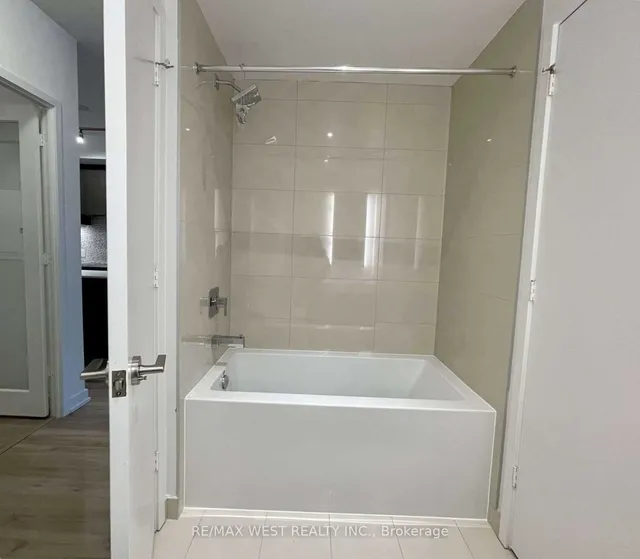 Additional property image - 1 Yorkville Ave Unit 2107