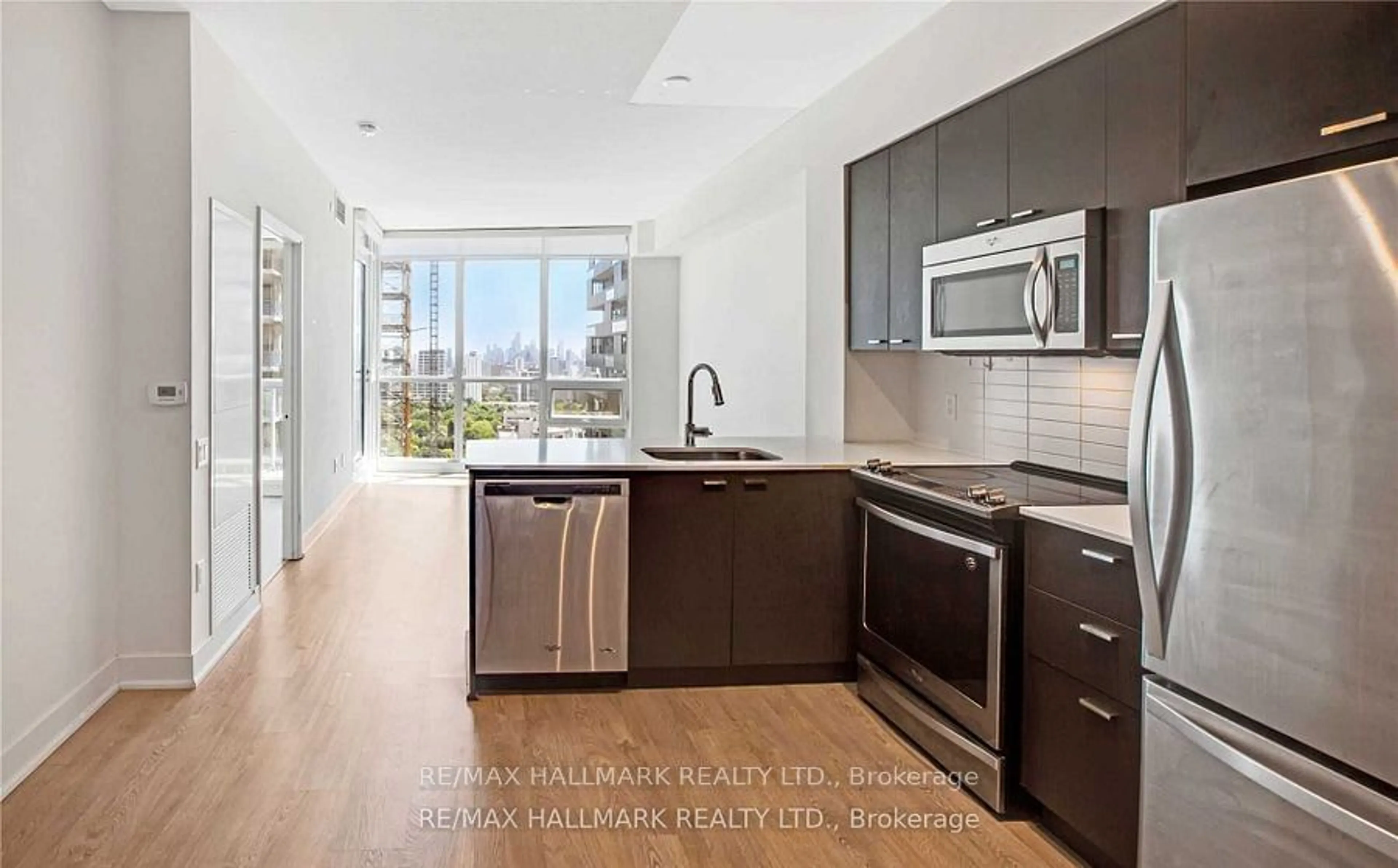 Standard kitchen, wood floors for 30 Roehampton Ave #2701, Toronto Ontario M4P 1R2