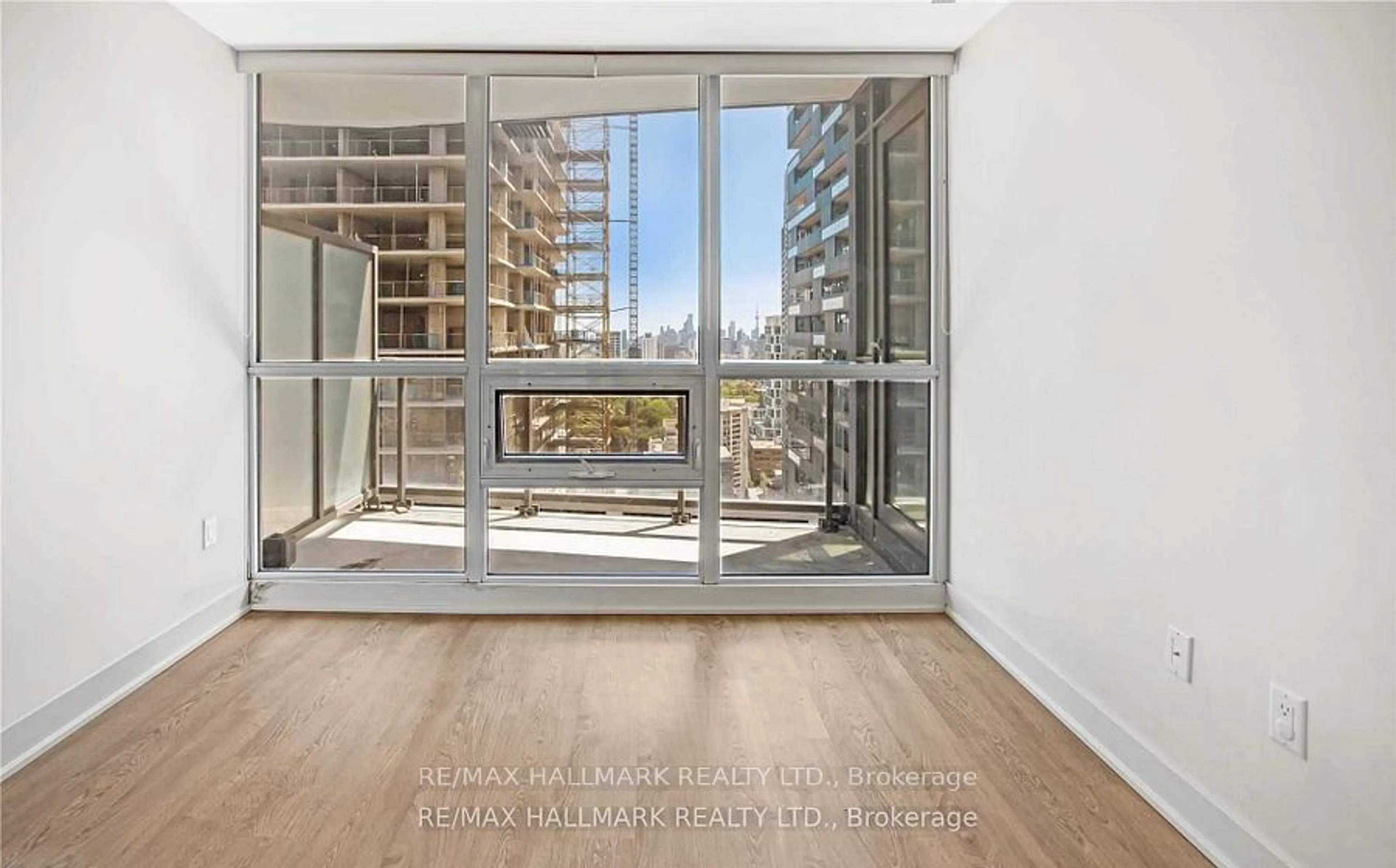 Other indoor space, wood floors for 30 Roehampton Ave #2701, Toronto Ontario M4P 1R2