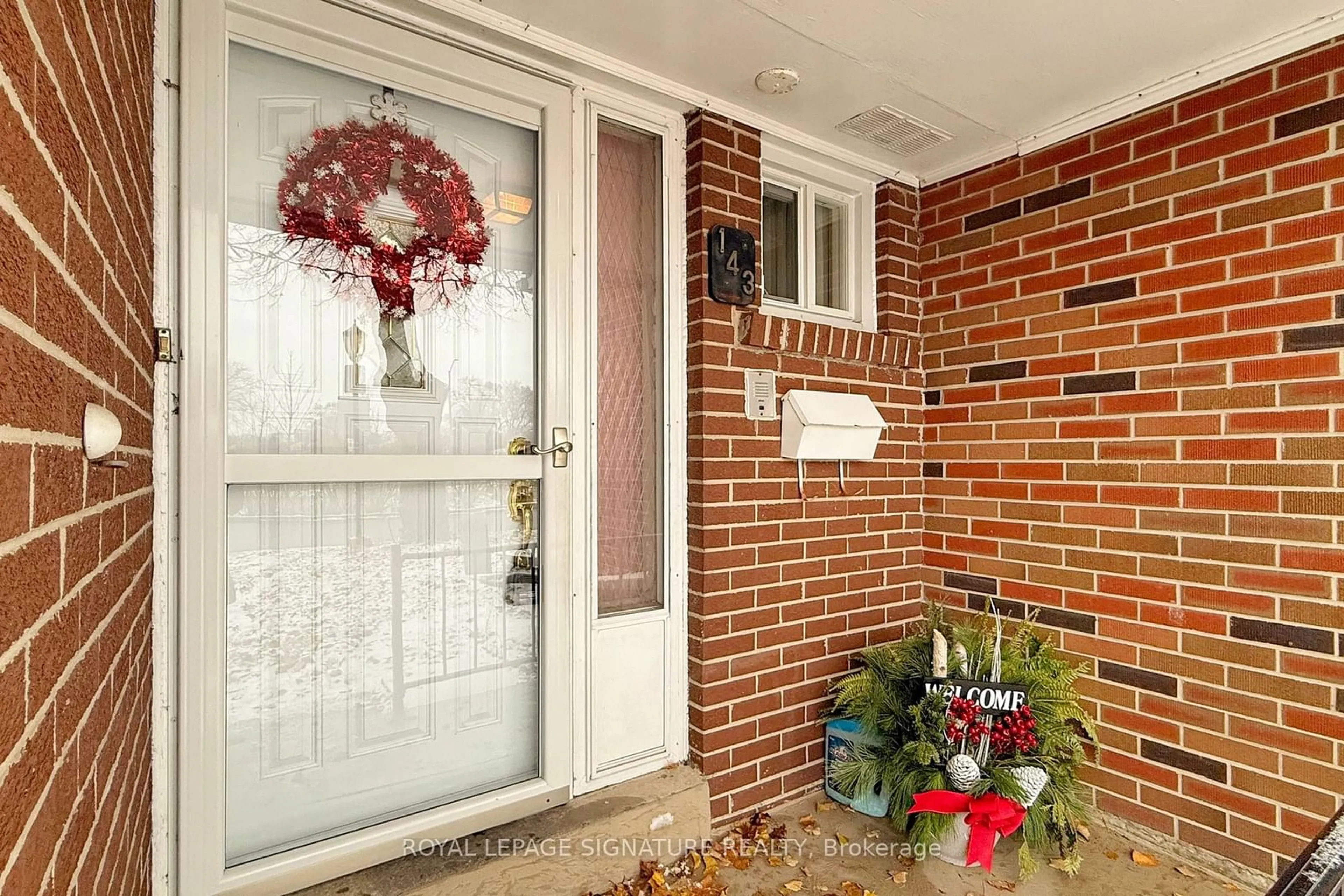 Indoor entryway, wood floors for 143 Farm Green Way, Toronto Ontario M3A 3M1