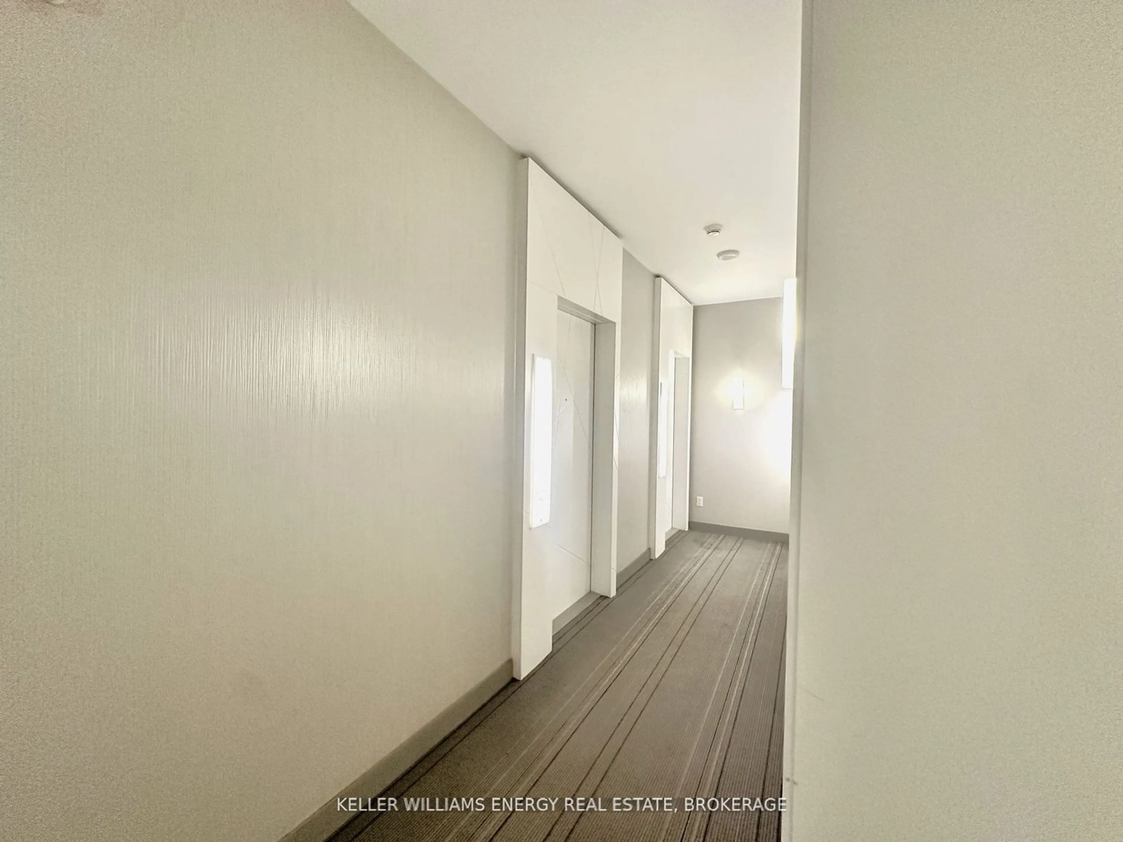 Indoor foyer, not visible floor for 12 York St #1409, Toronto Ontario M5J 0E4