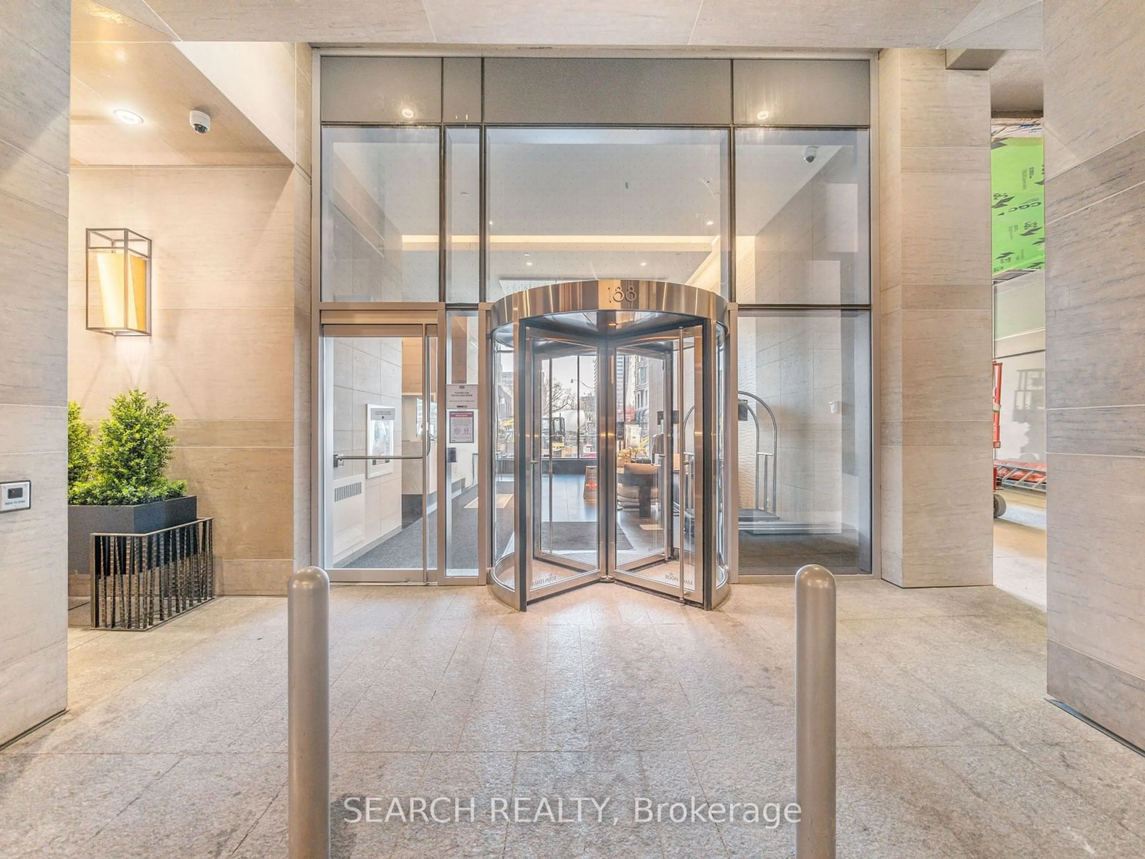 Indoor foyer for 188 Cumberland St #1402, Toronto Ontario M5R 2G3