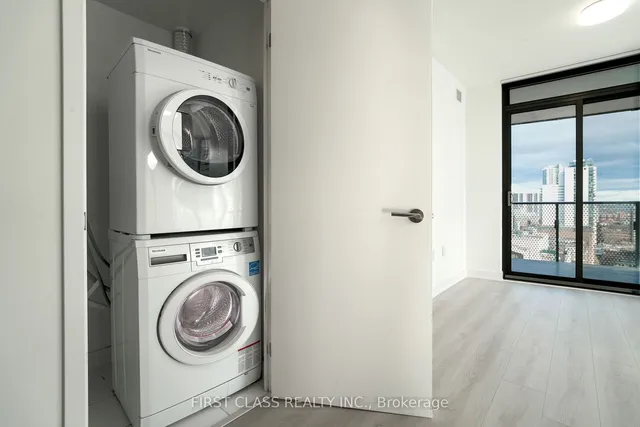 Additional property image - 11 Wellesley St Unit 1402